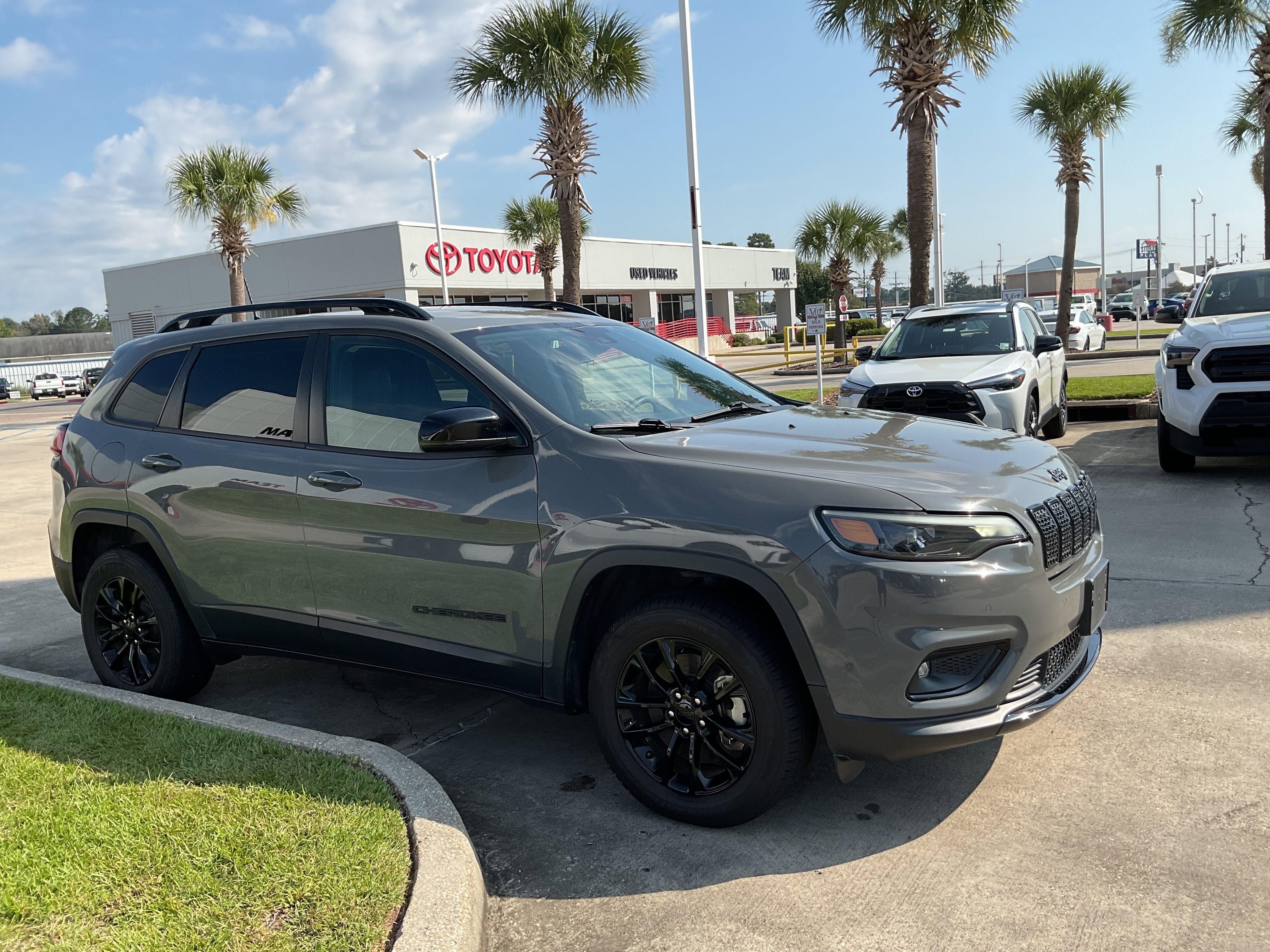 2023 Jeep Cherokee Altitude Lux