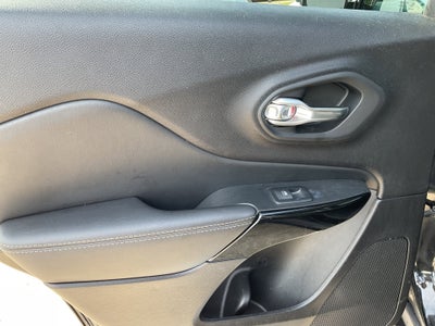 2023 Jeep Cherokee Altitude Lux