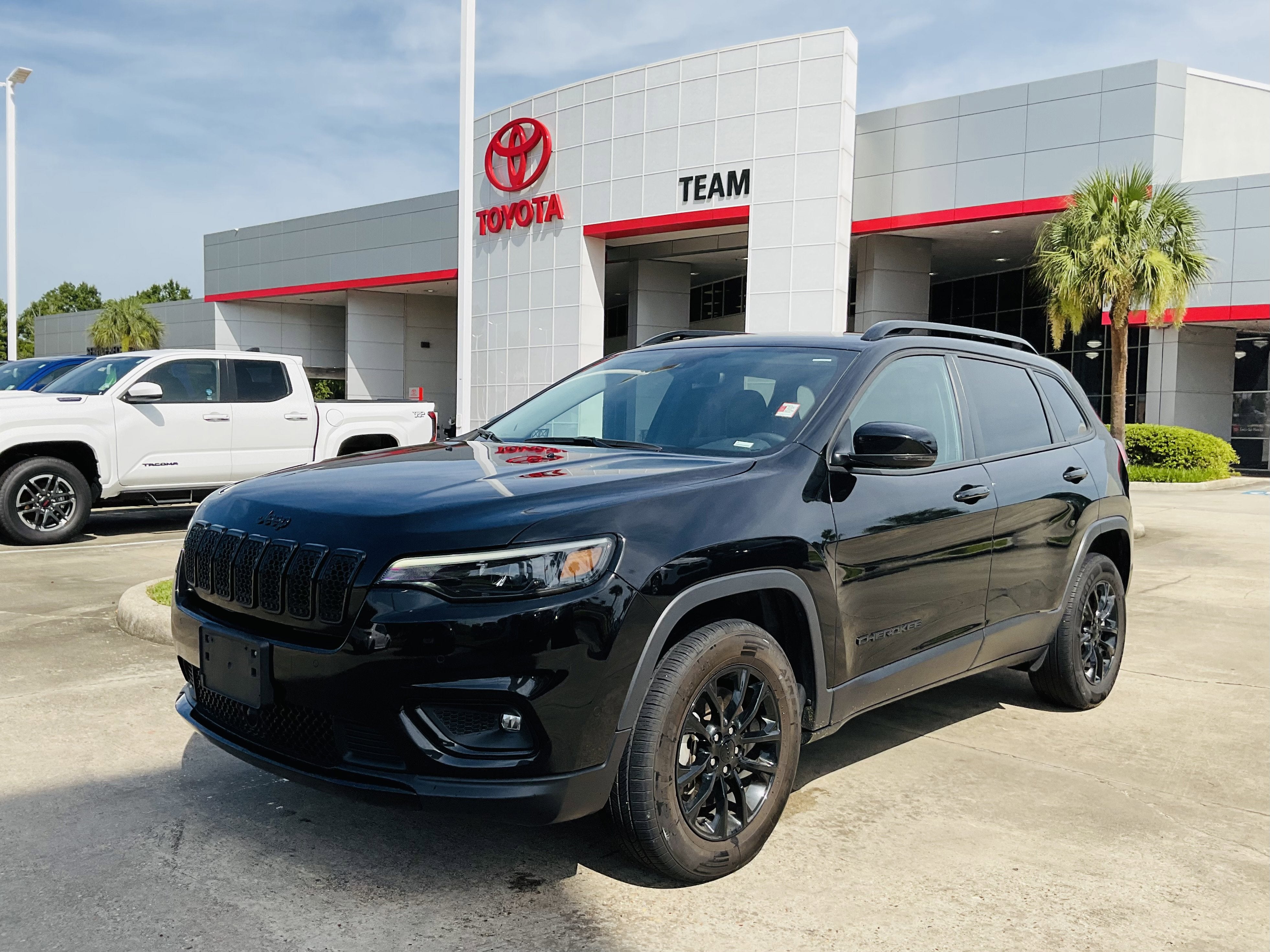 2023 Jeep Cherokee Altitude Lux