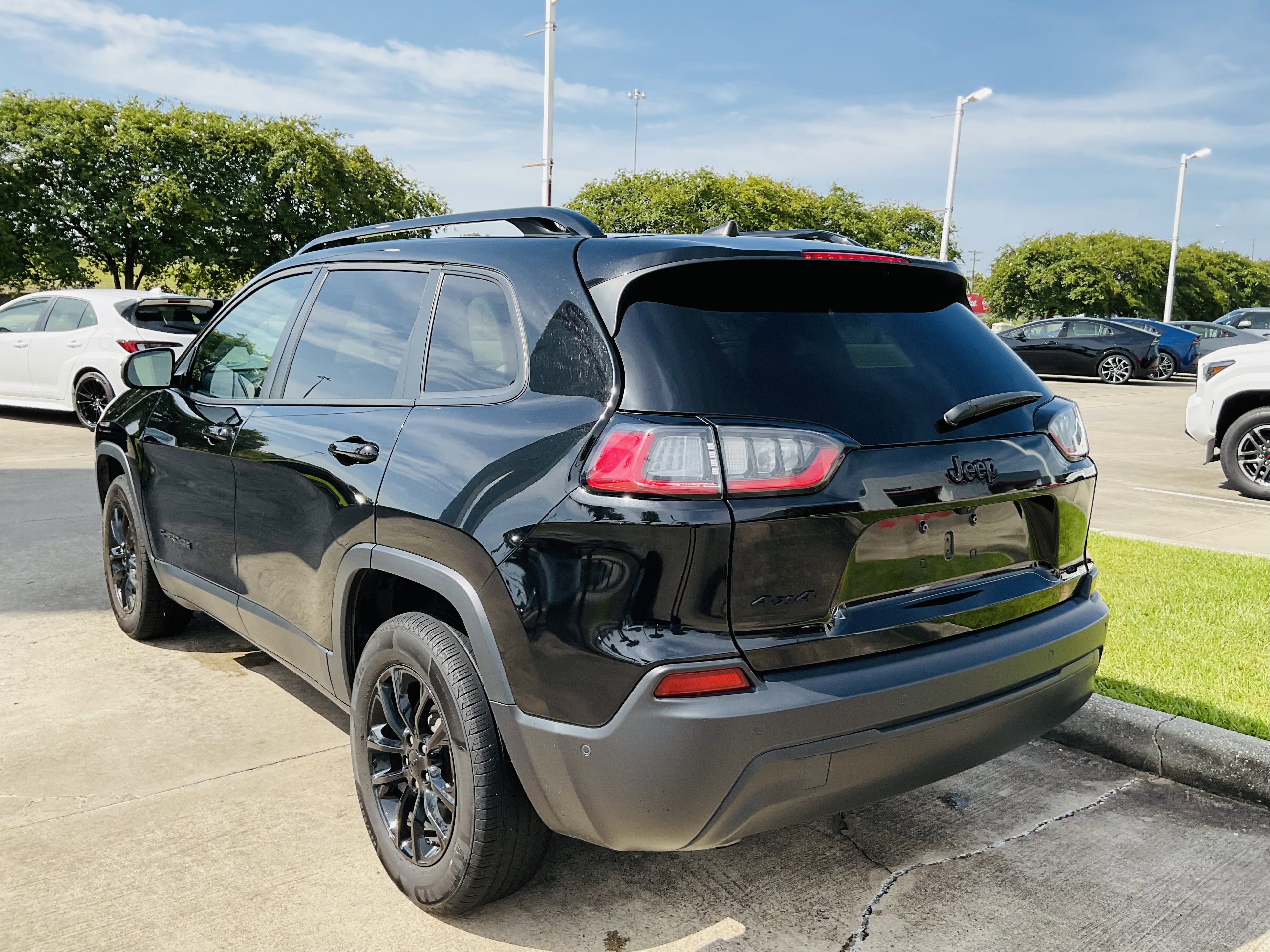 2023 Jeep Cherokee Altitude Lux