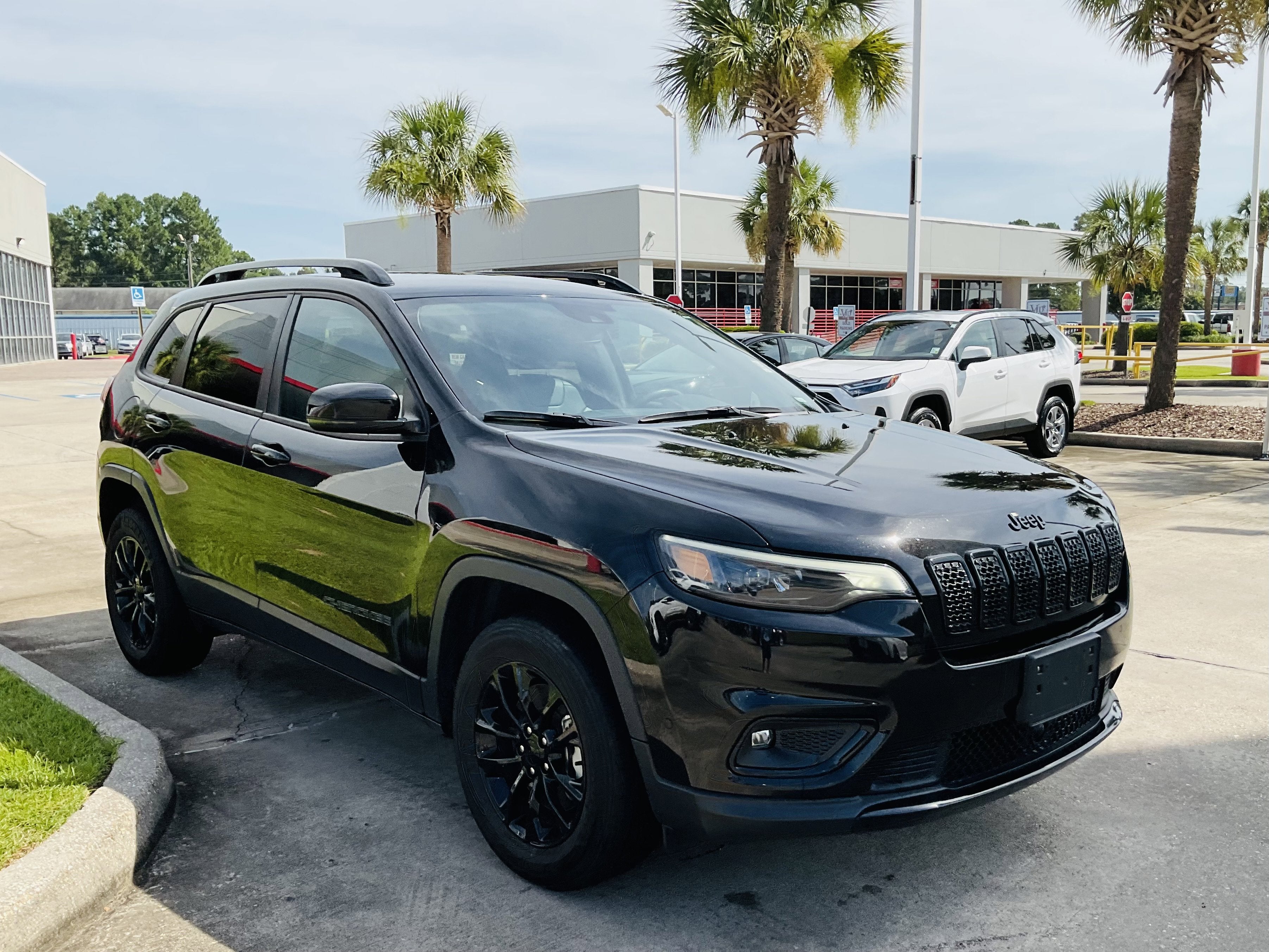2023 Jeep Cherokee Altitude Lux