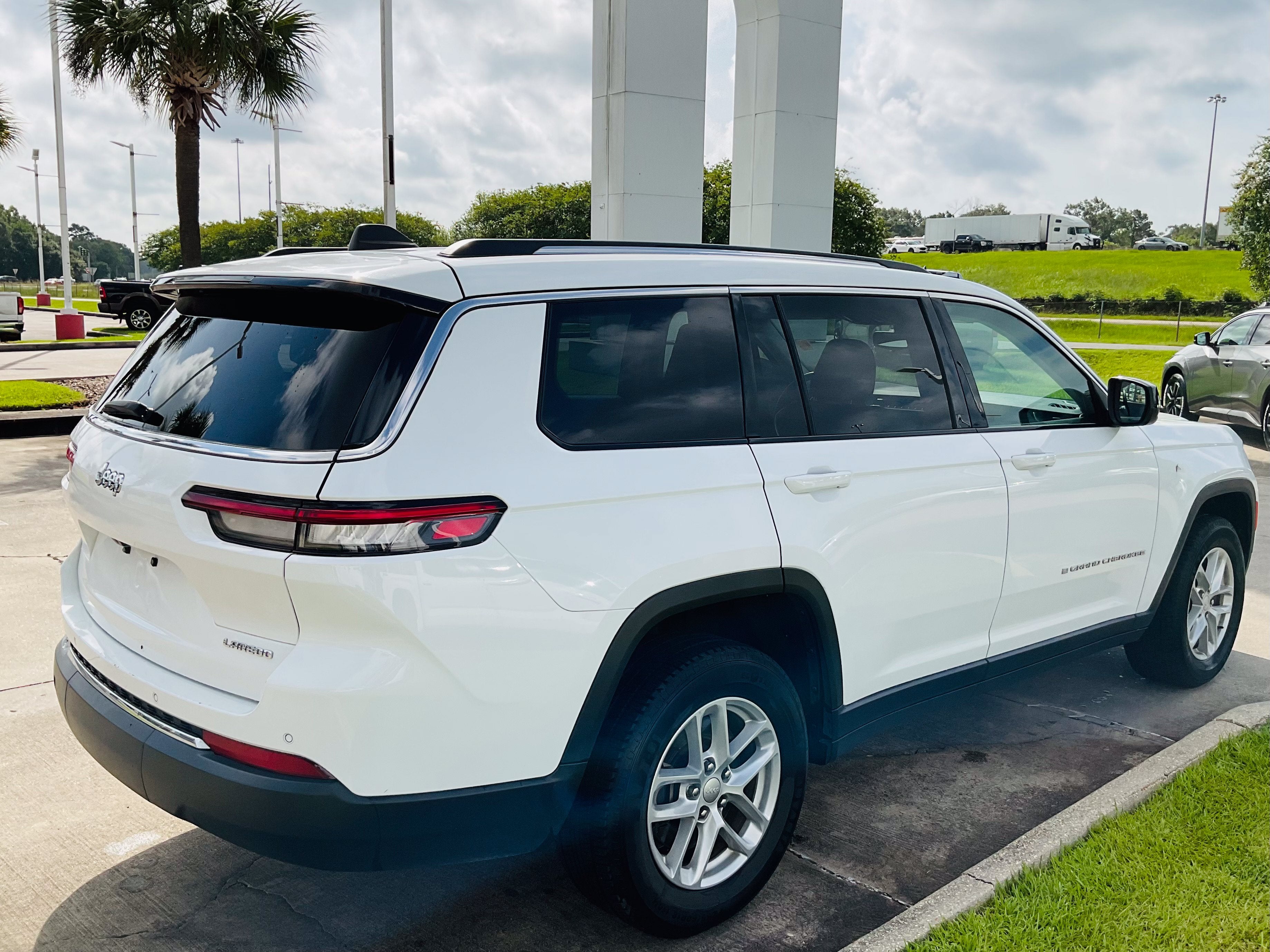 2023 Jeep Grand Cherokee L Laredo