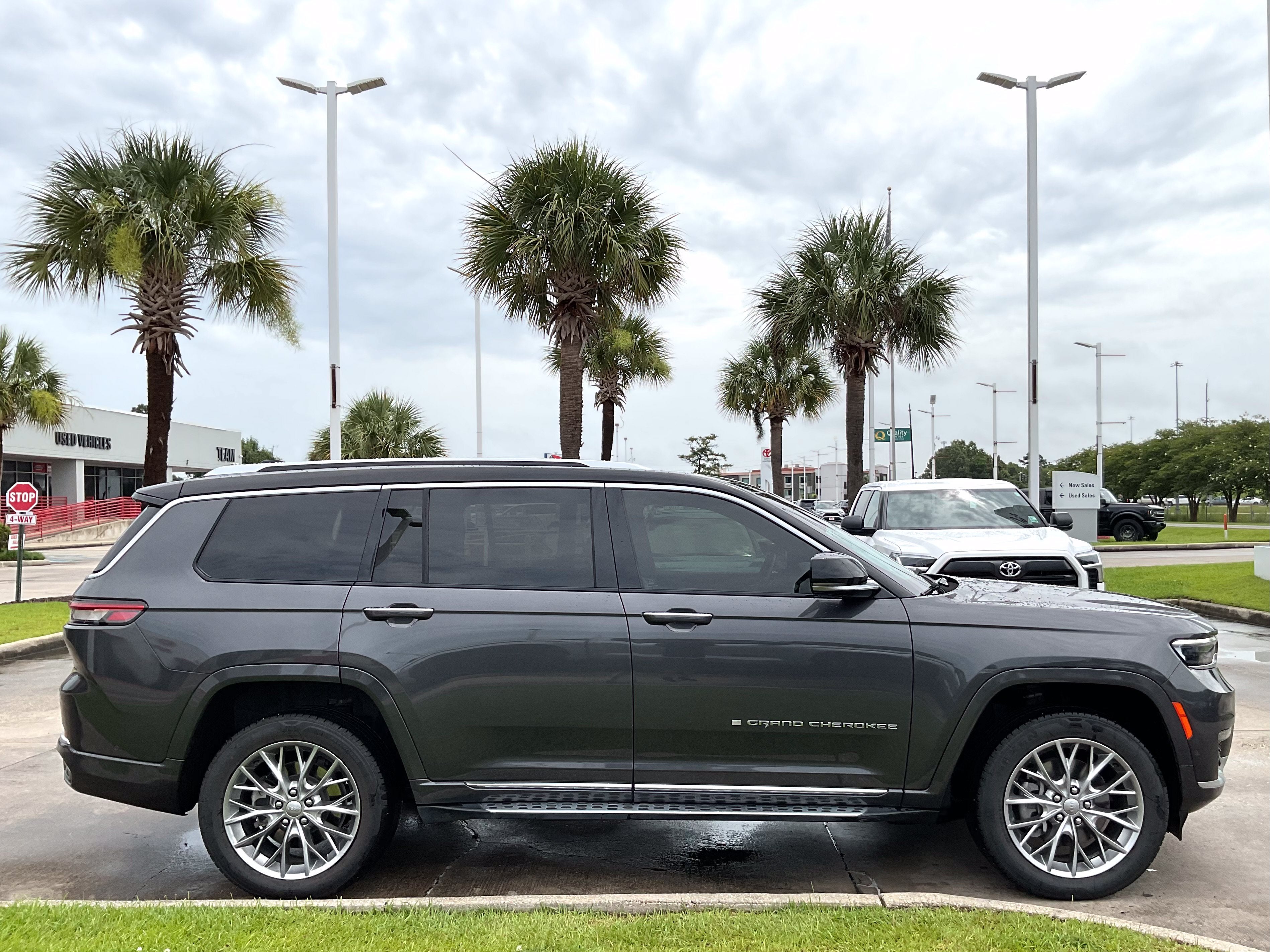 2022 Jeep Grand Cherokee L Summit
