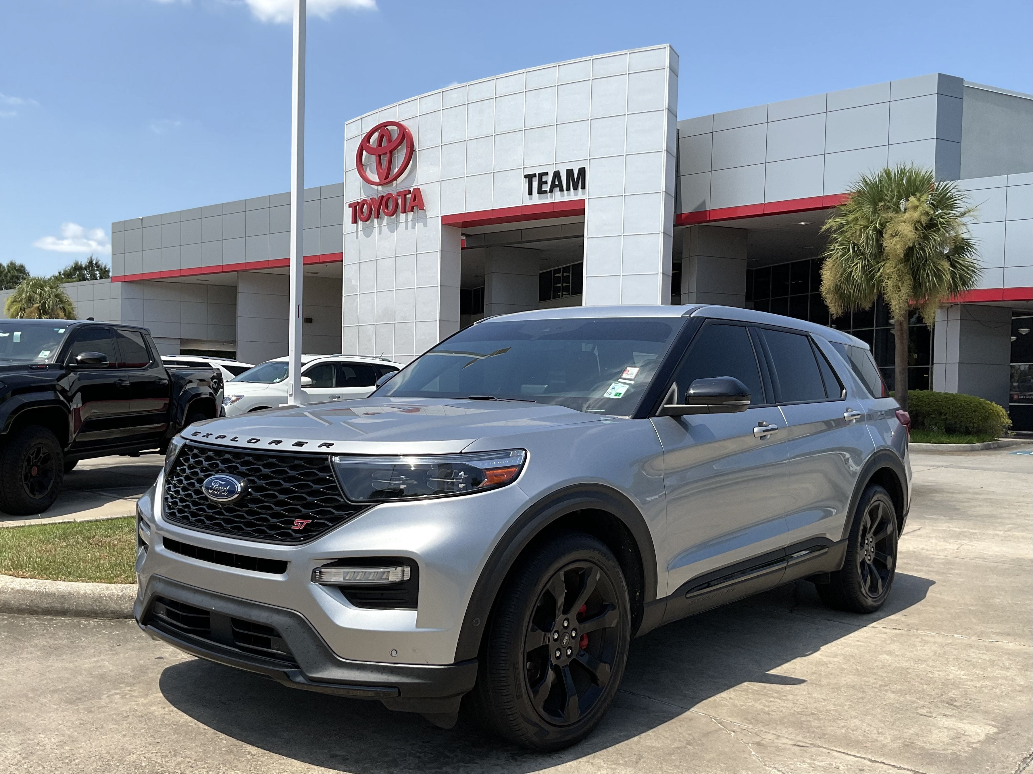 2022 Ford Explorer ST