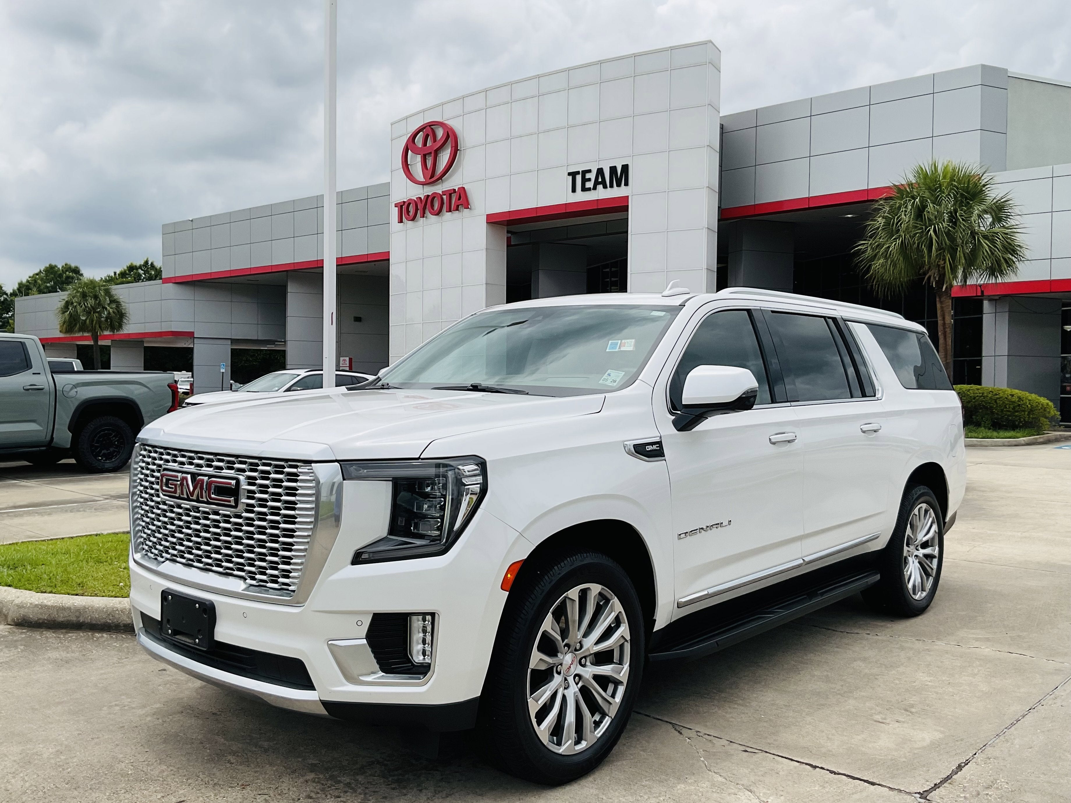 2022 GMC Yukon XL Denali