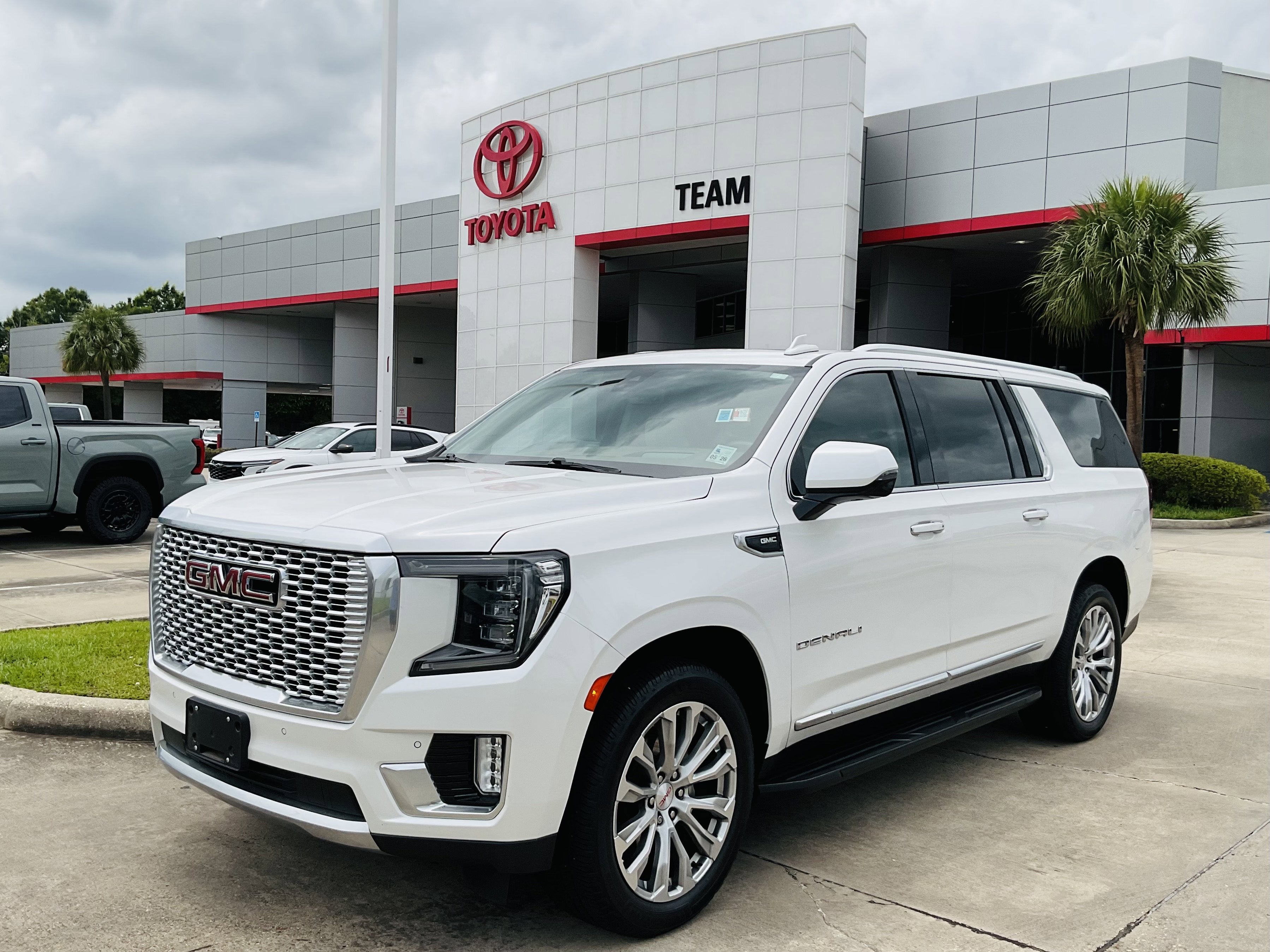 2022 GMC Yukon XL Denali