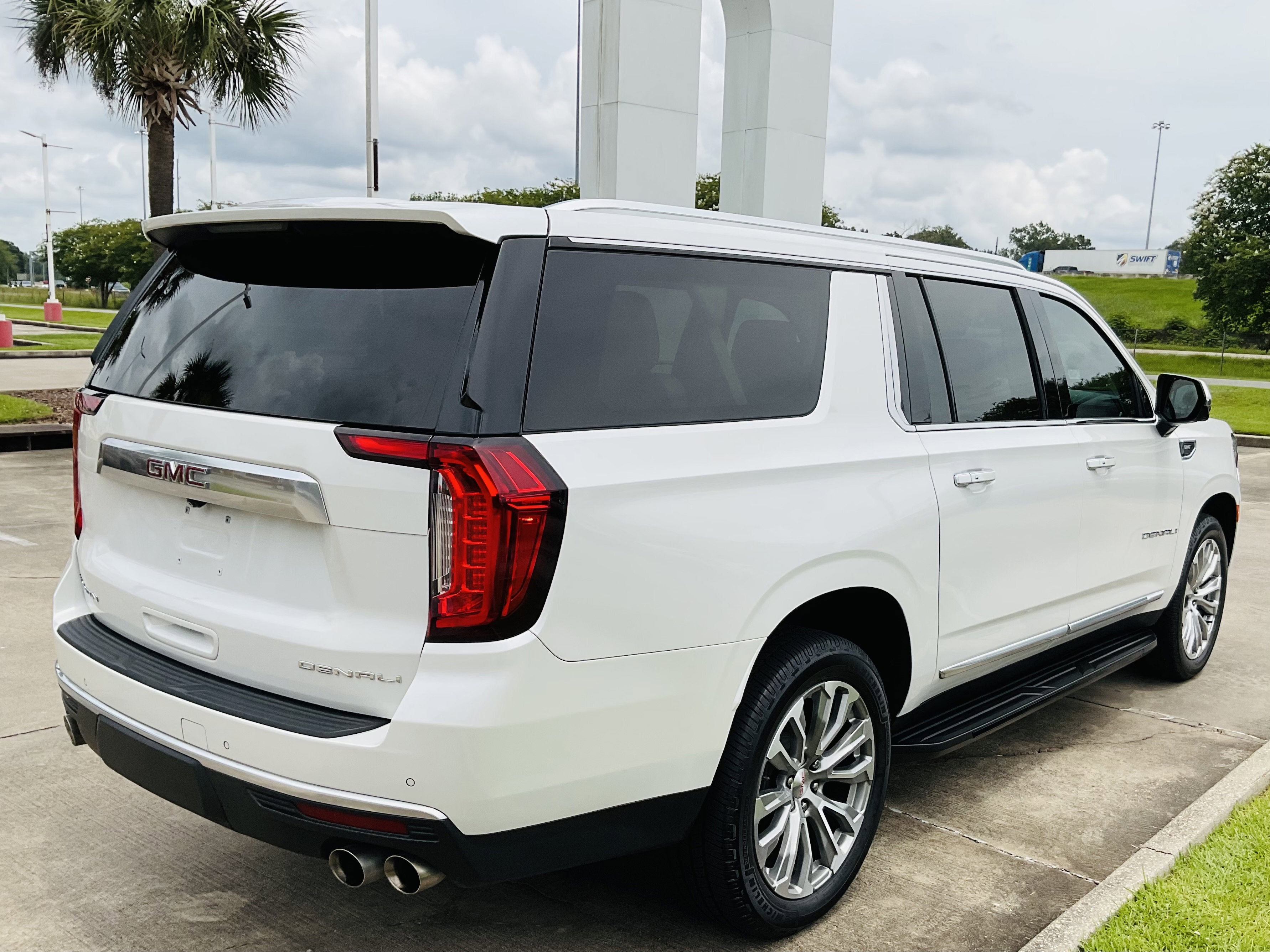 2022 GMC Yukon XL Denali