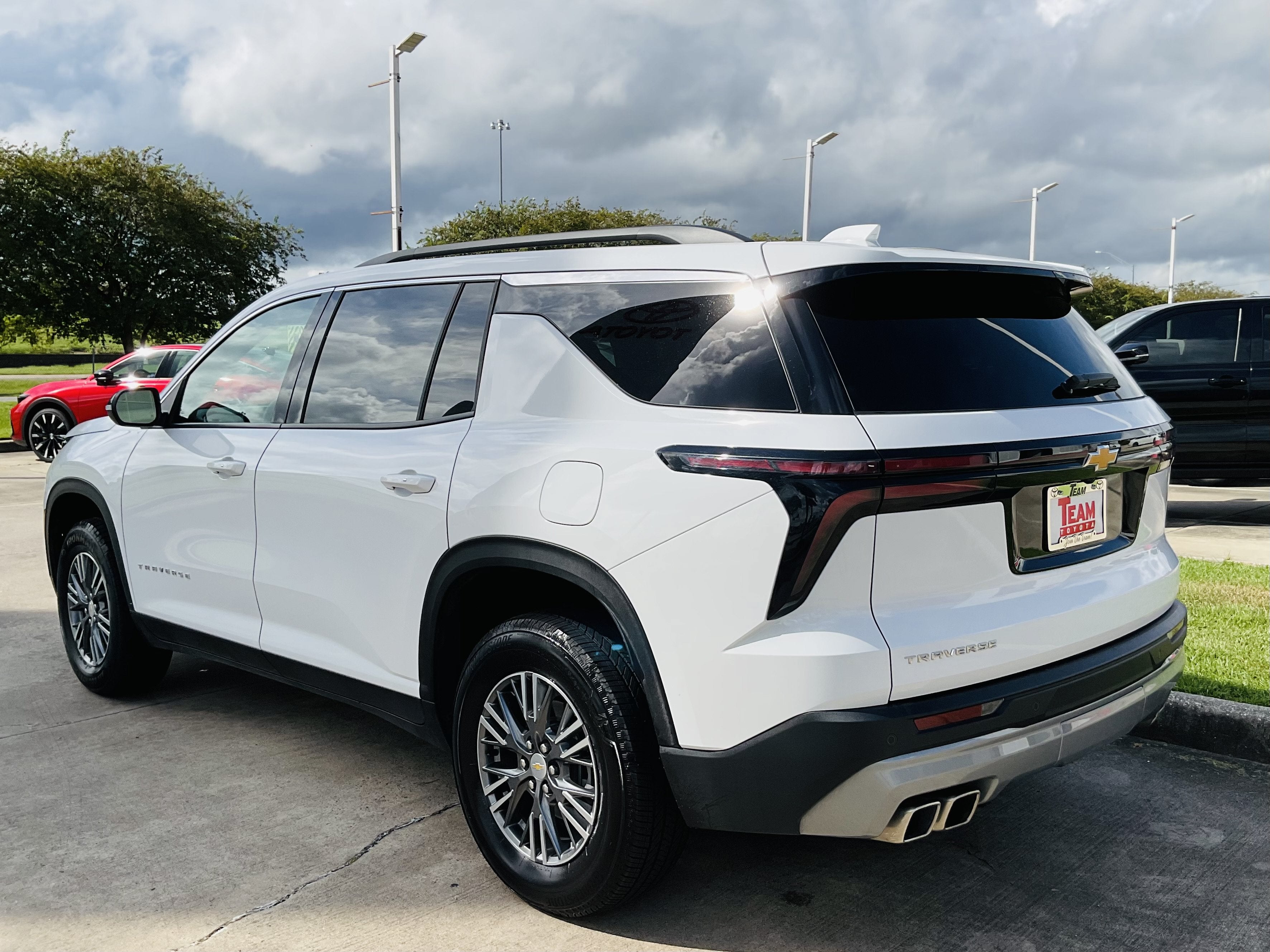 2026 Chevrolet Traverse FWD LT