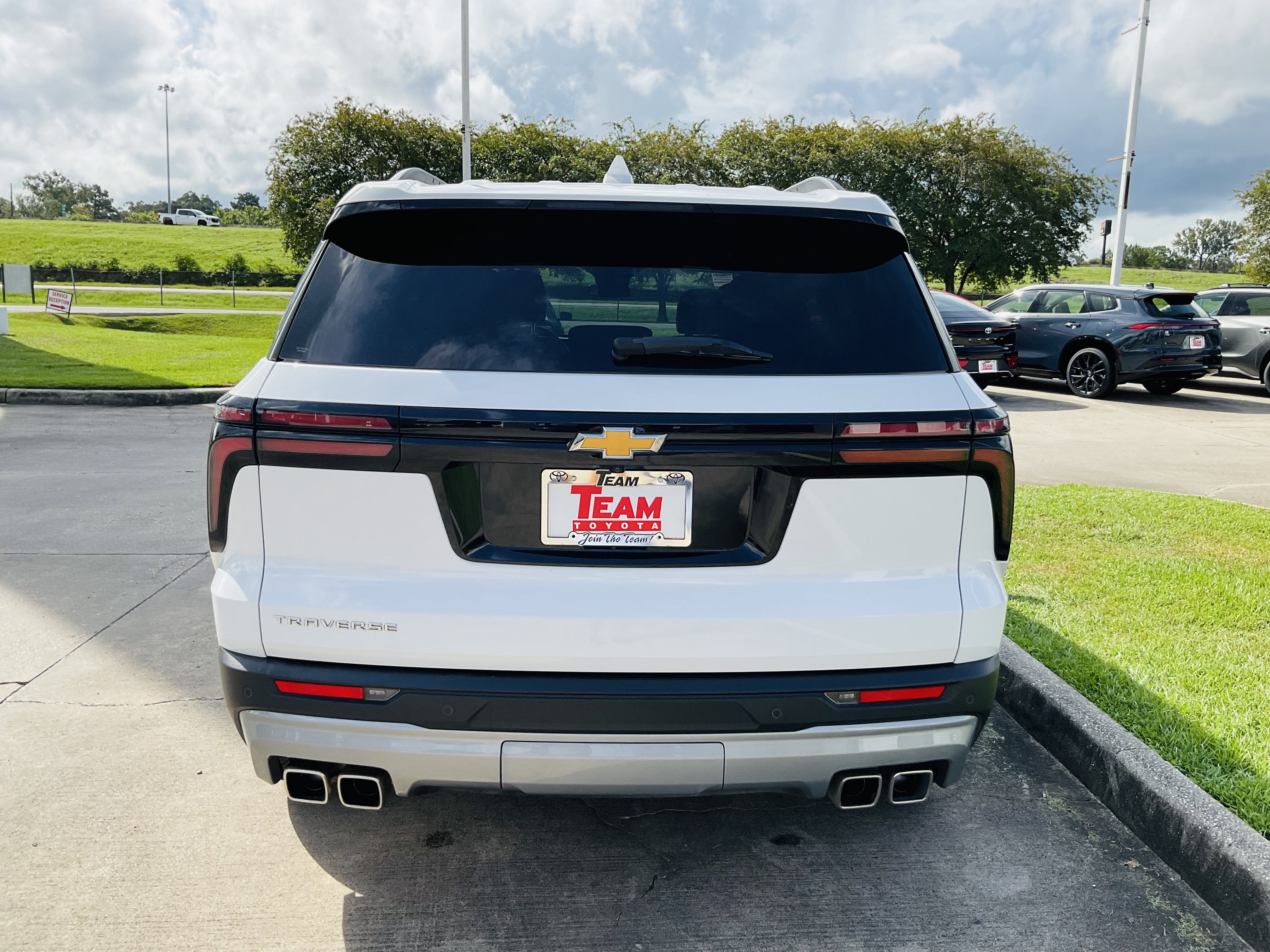 2026 Chevrolet Traverse FWD LT