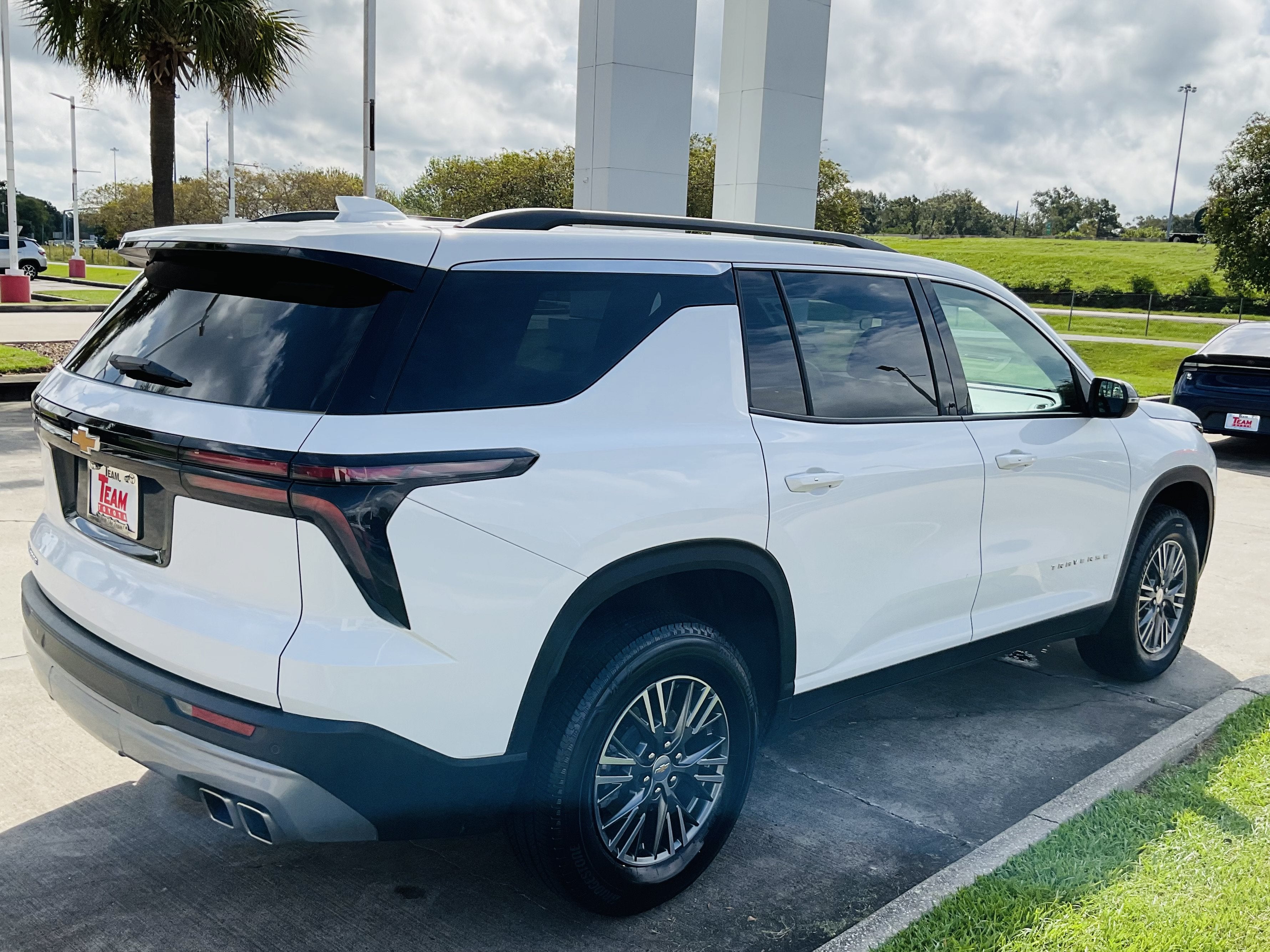 2026 Chevrolet Traverse FWD LT