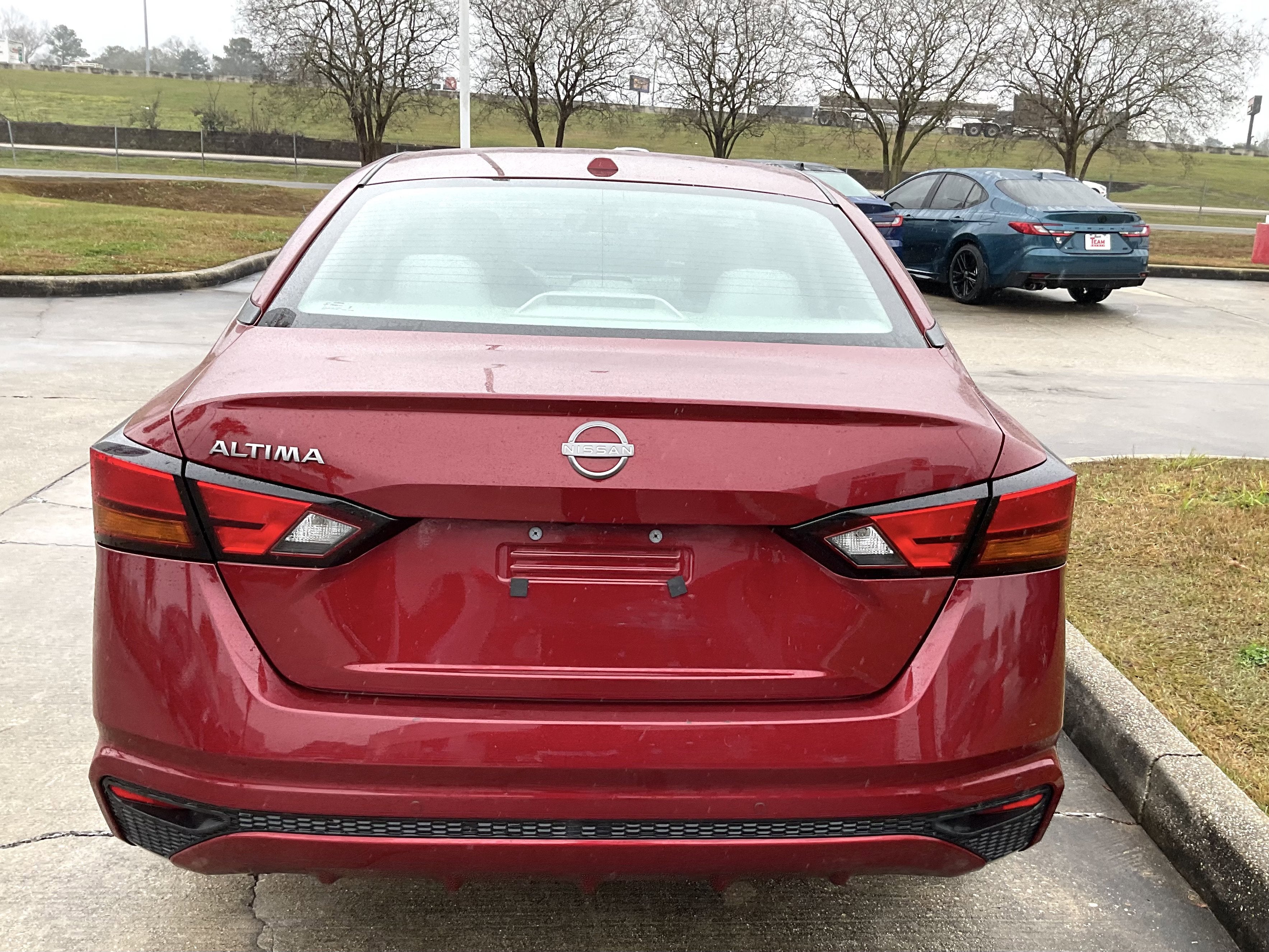 2025 Nissan Altima SV