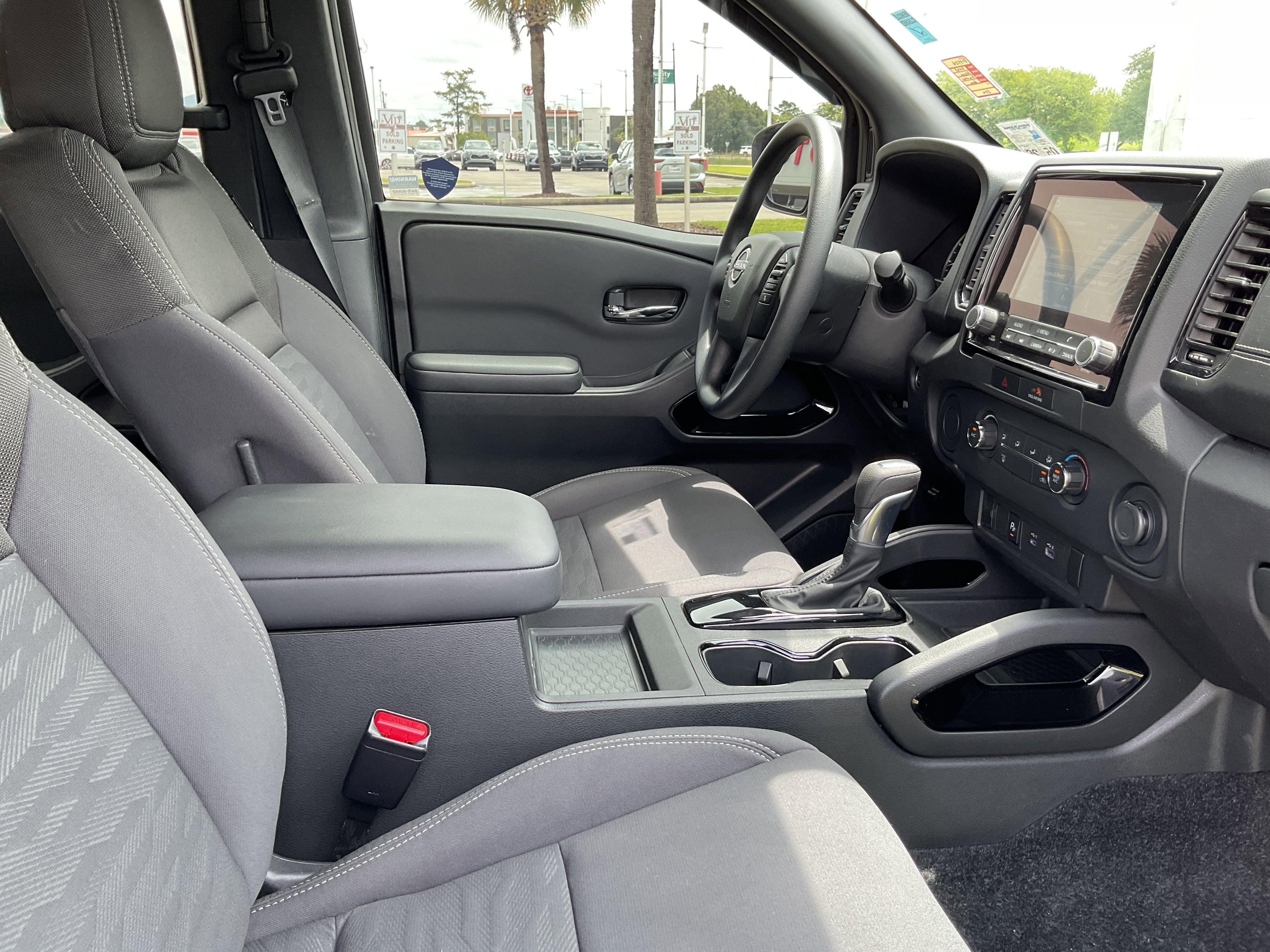 2023 Nissan Frontier SV
