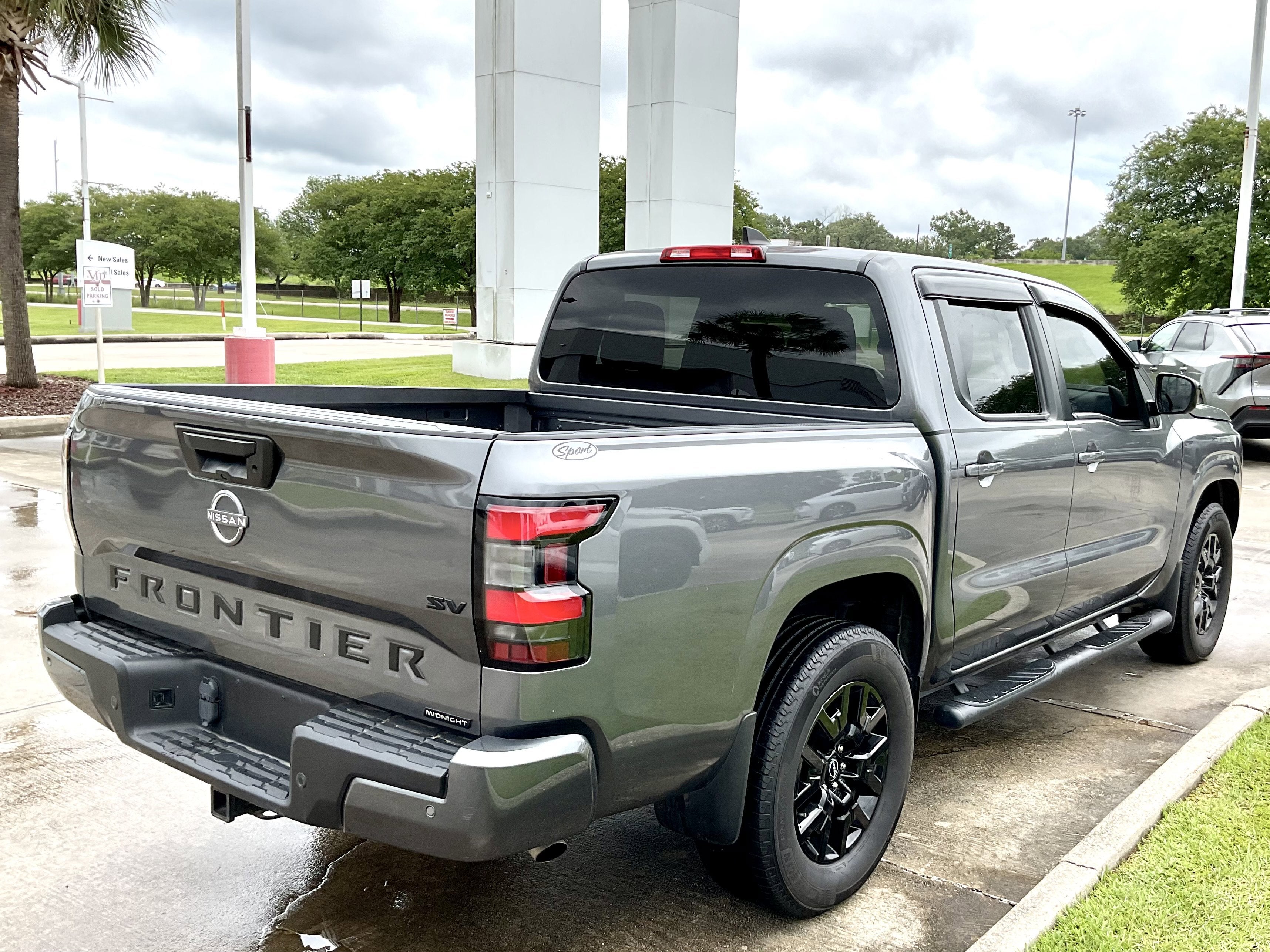 2023 Nissan Frontier SV