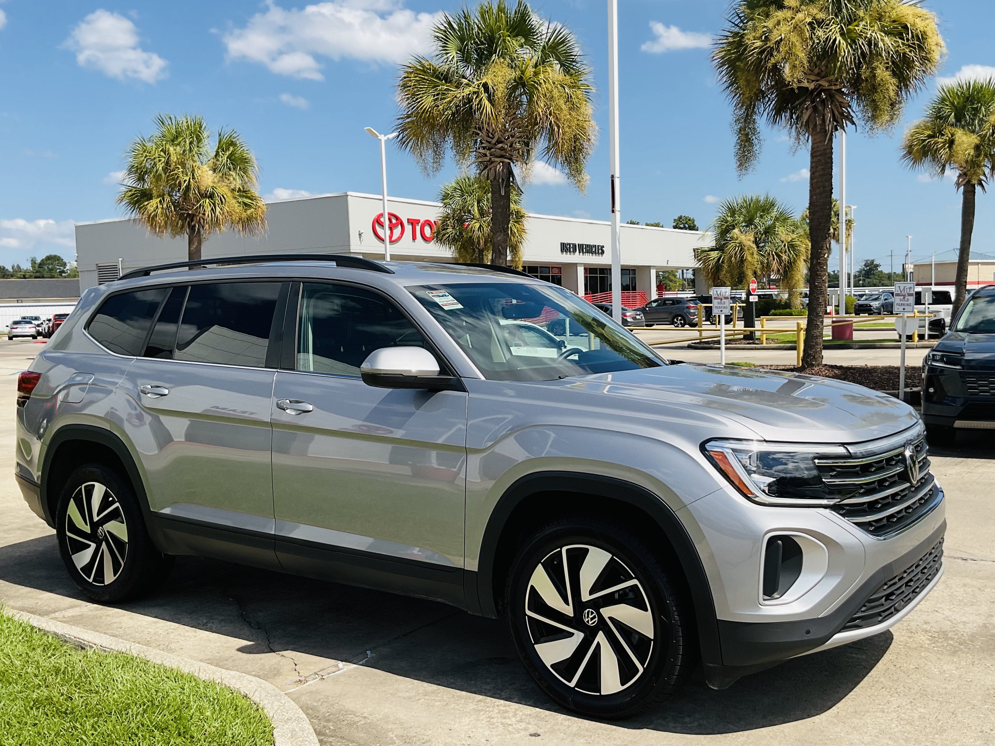 2026 Volkswagen Atlas 2.0T SE w/Technology