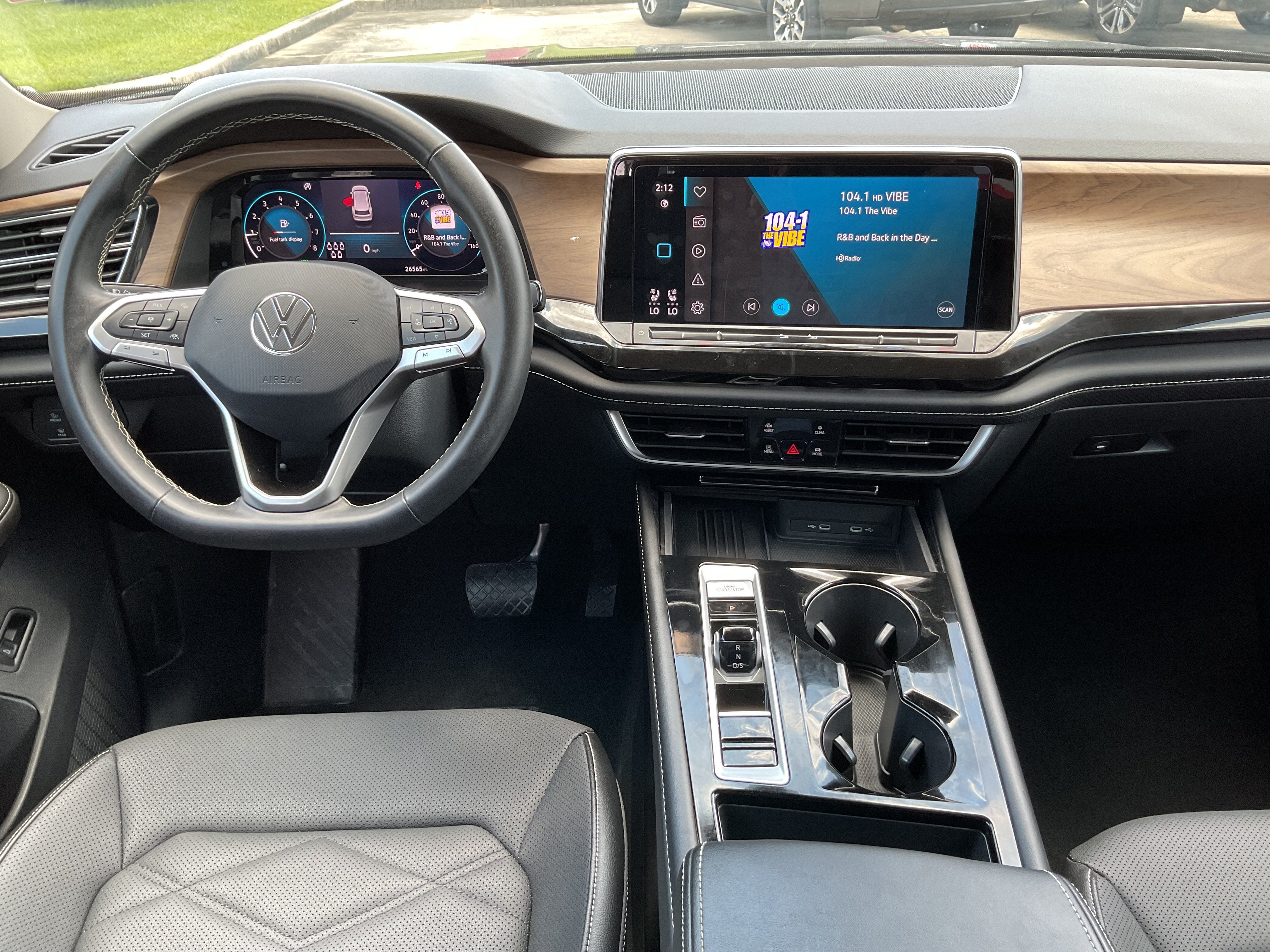 2025 Volkswagen Atlas 2.0T SE w/Technology