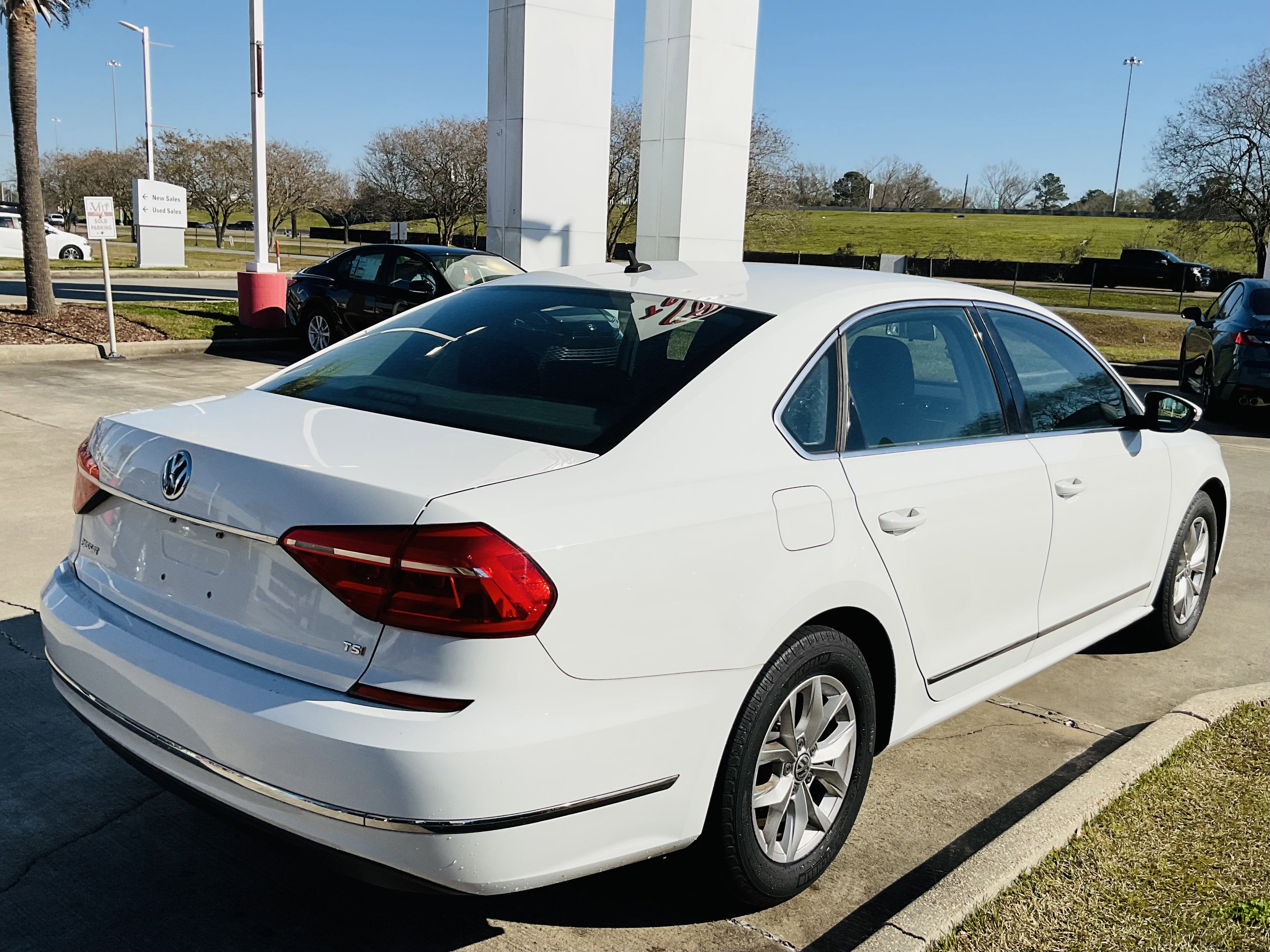 2016 Volkswagen Passat 1.8T S