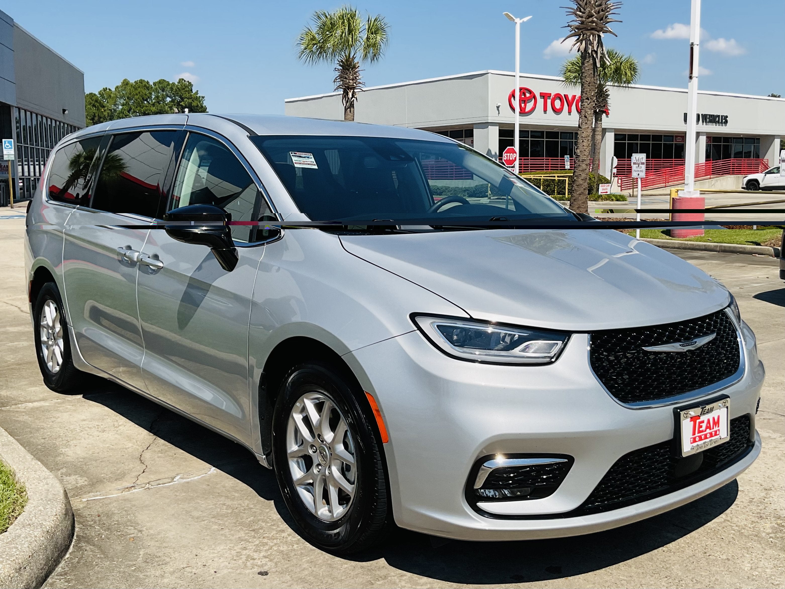 2024 Chrysler Pacifica Touring L