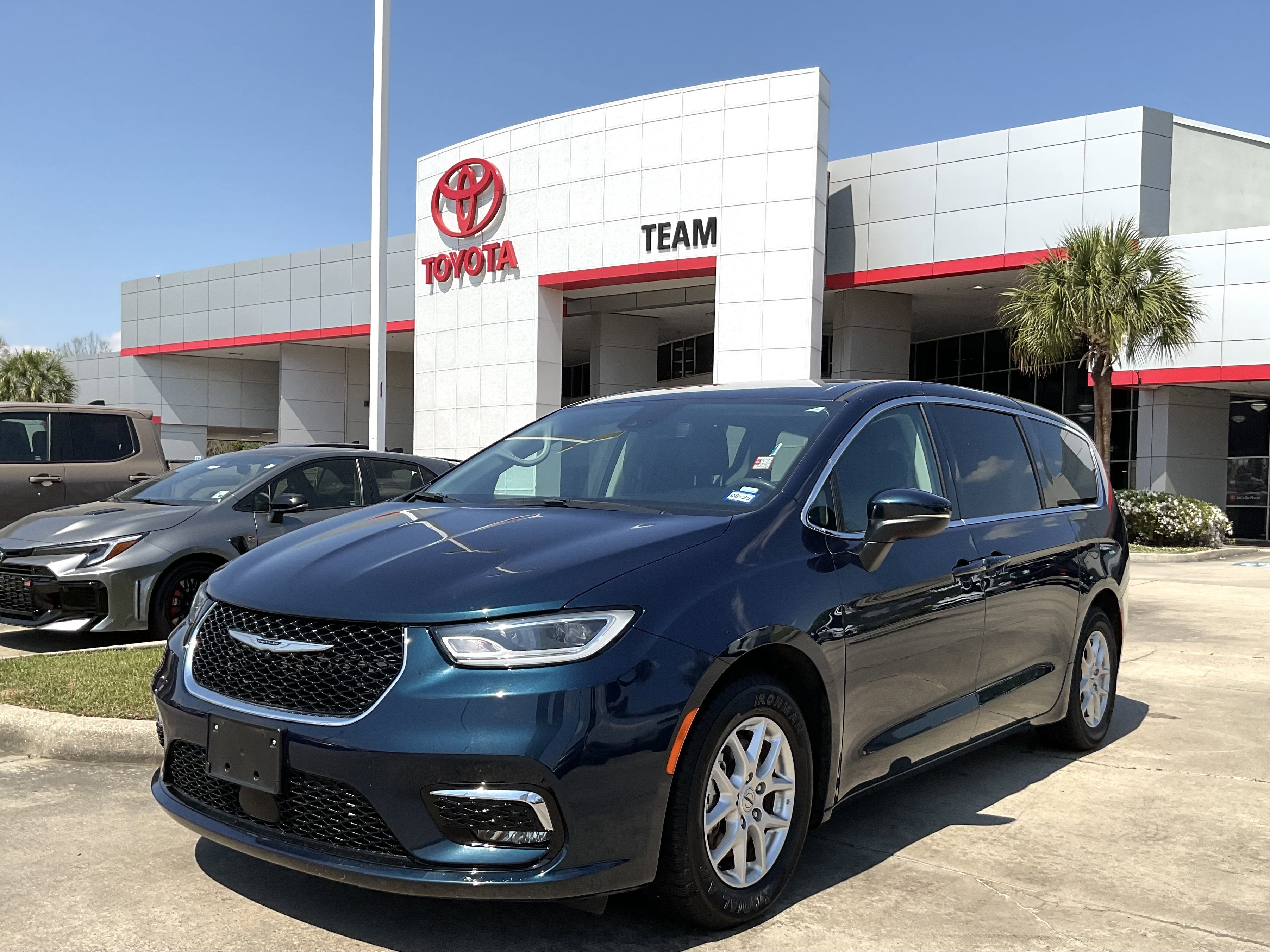 2023 Chrysler Pacifica Touring L