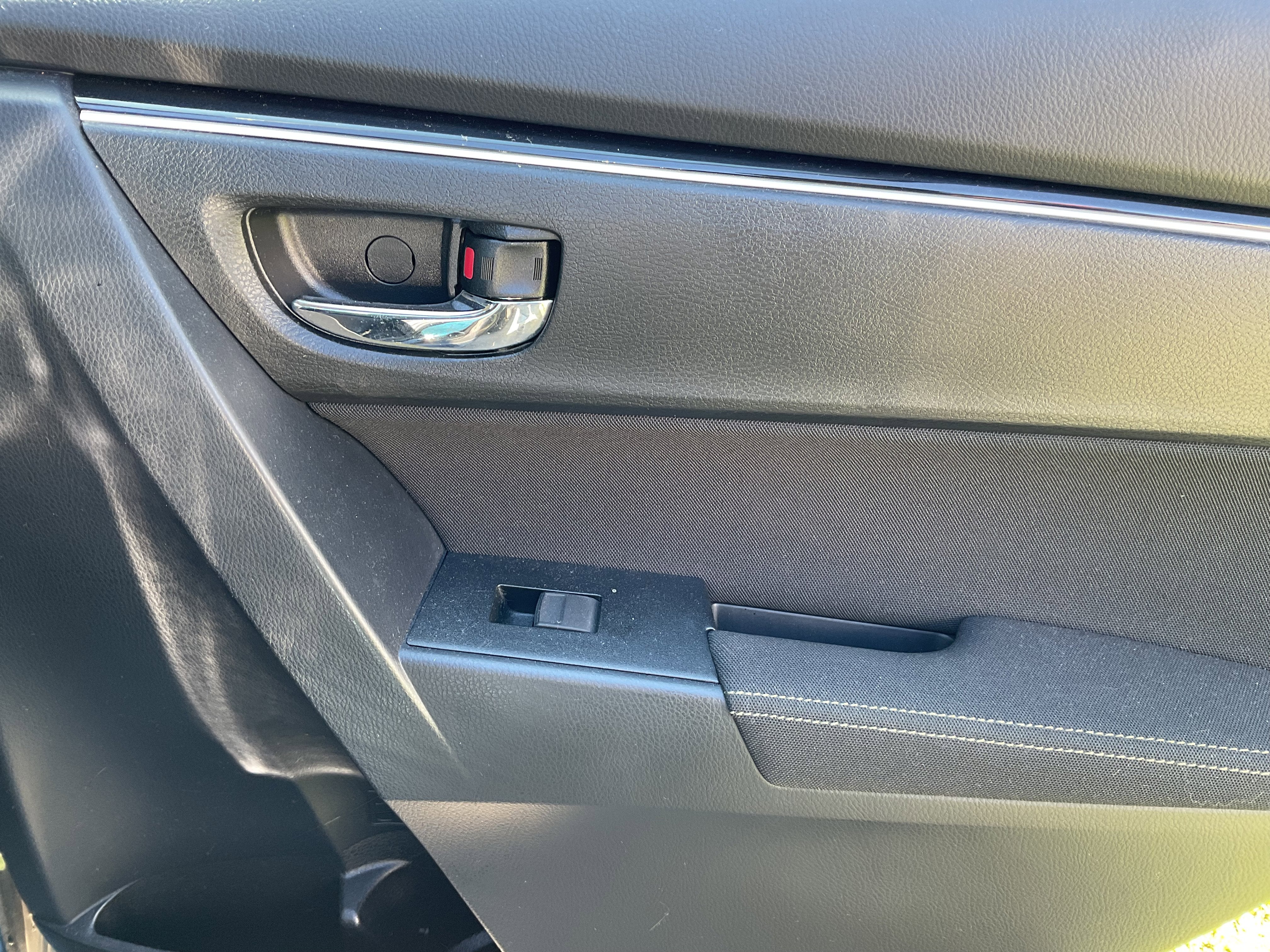 2019 Toyota COROLLA LE