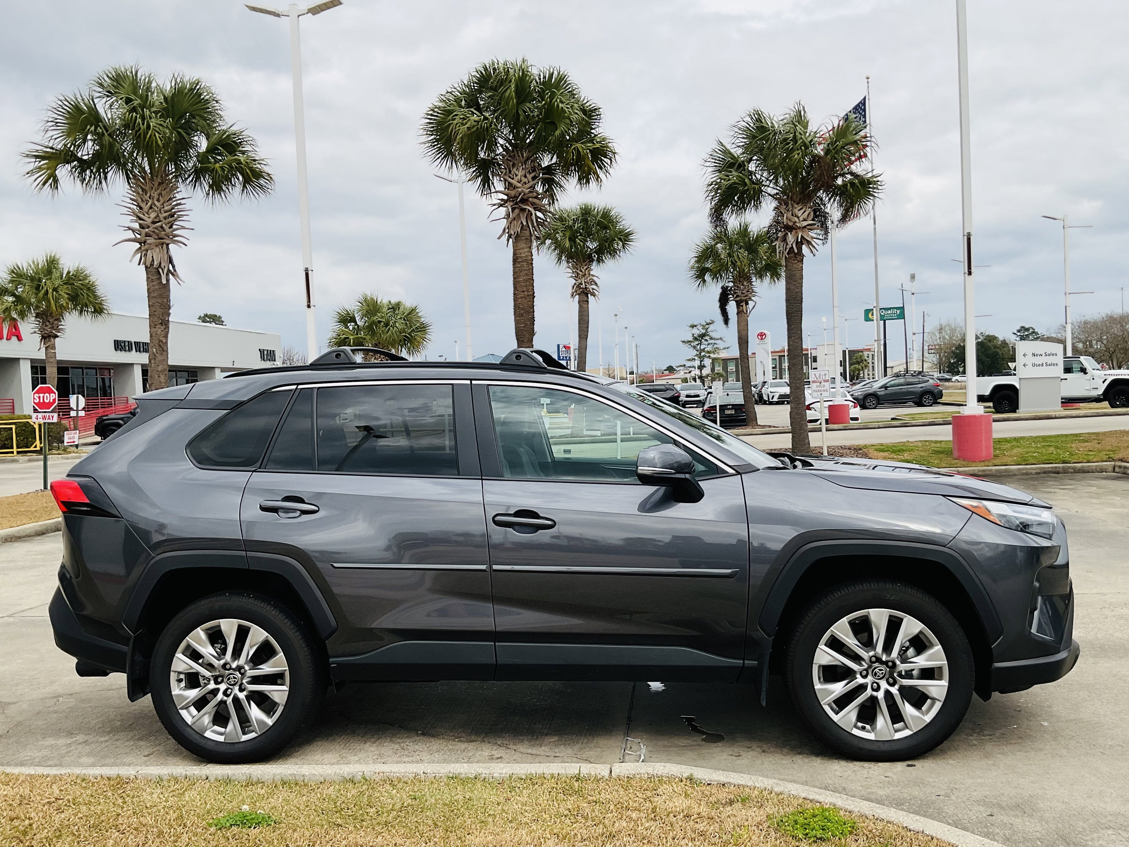 2025 Toyota RAV4 XLE Premium