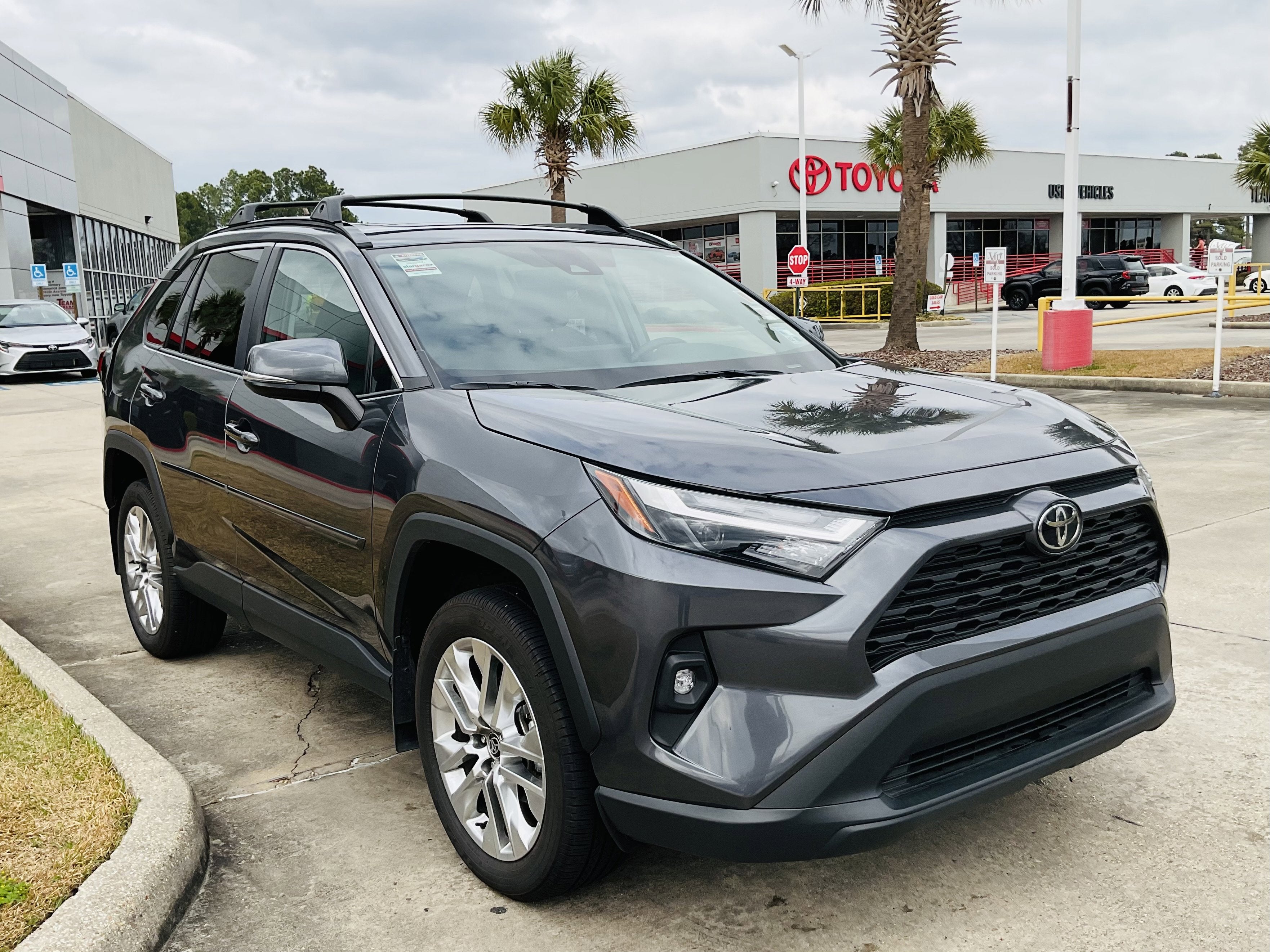 2025 Toyota RAV4 XLE Premium