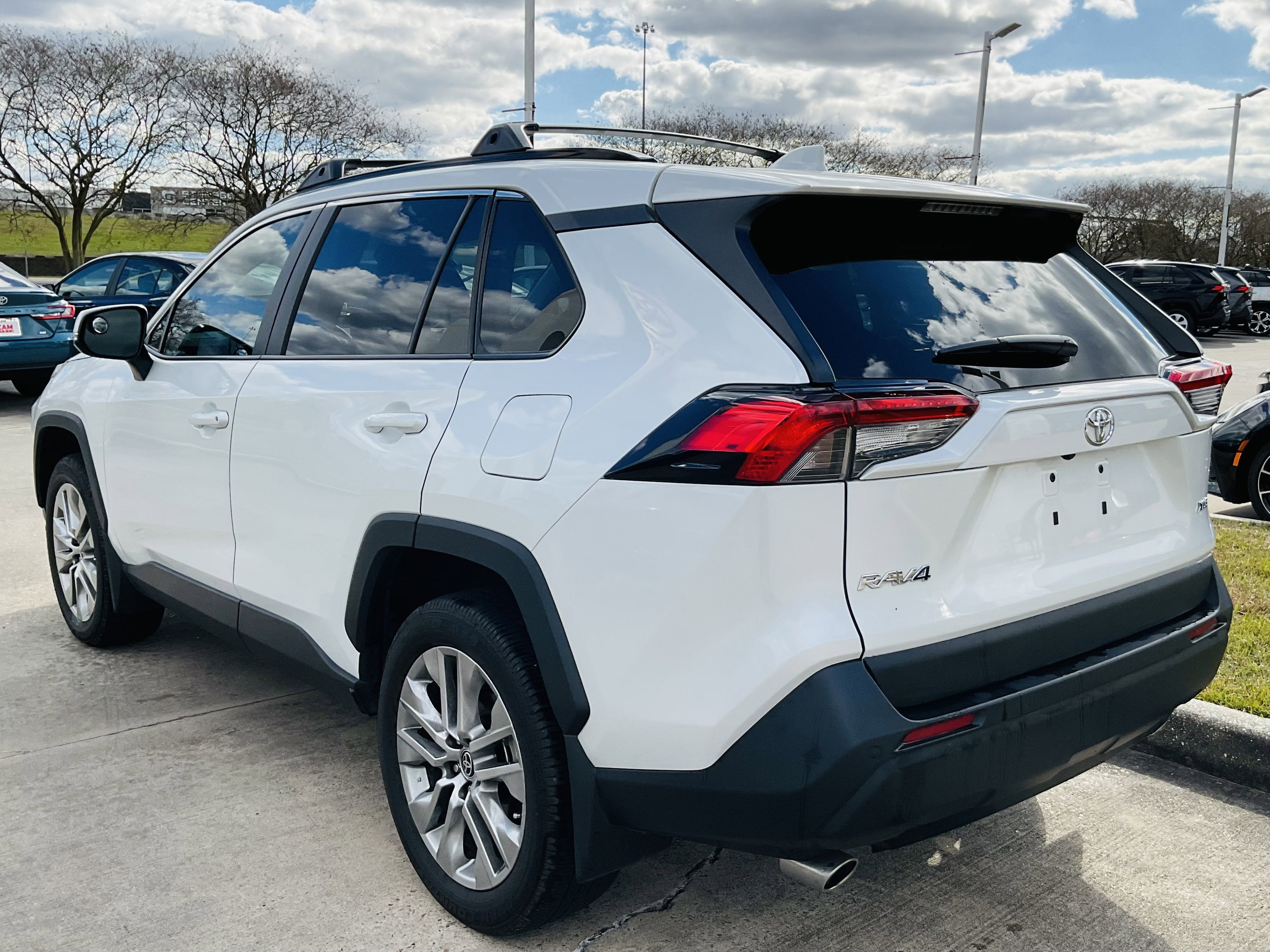 2025 Toyota RAV4 XLE Premium