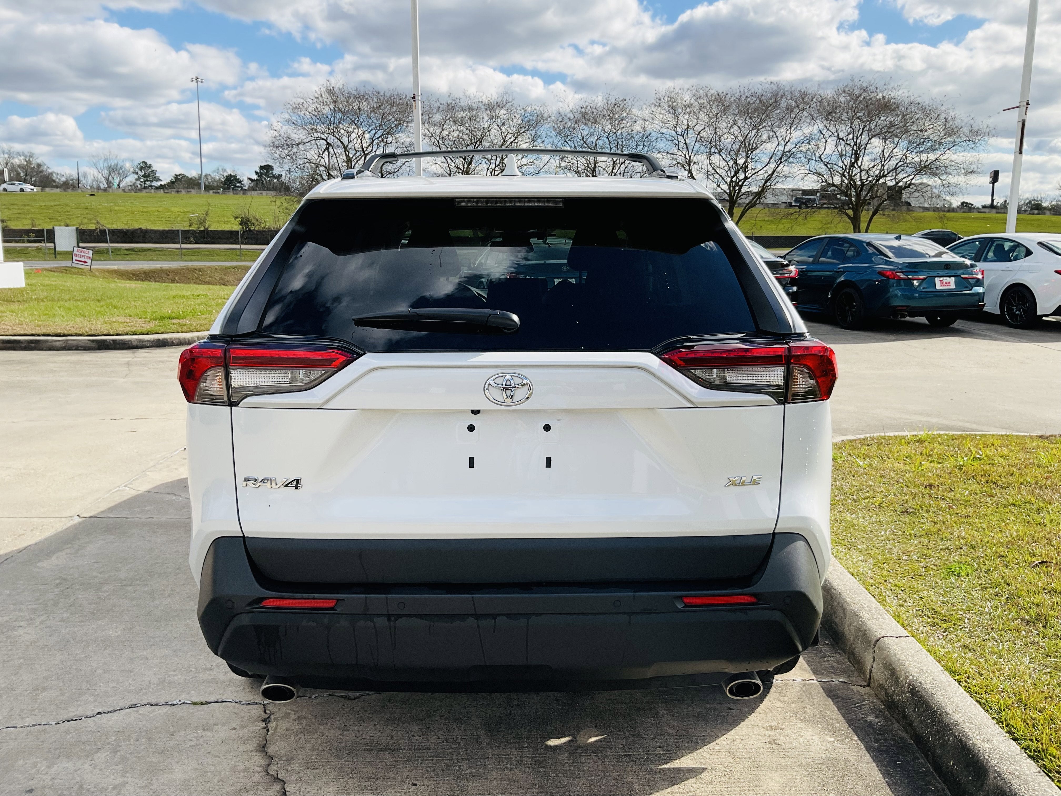 2025 Toyota RAV4 XLE Premium