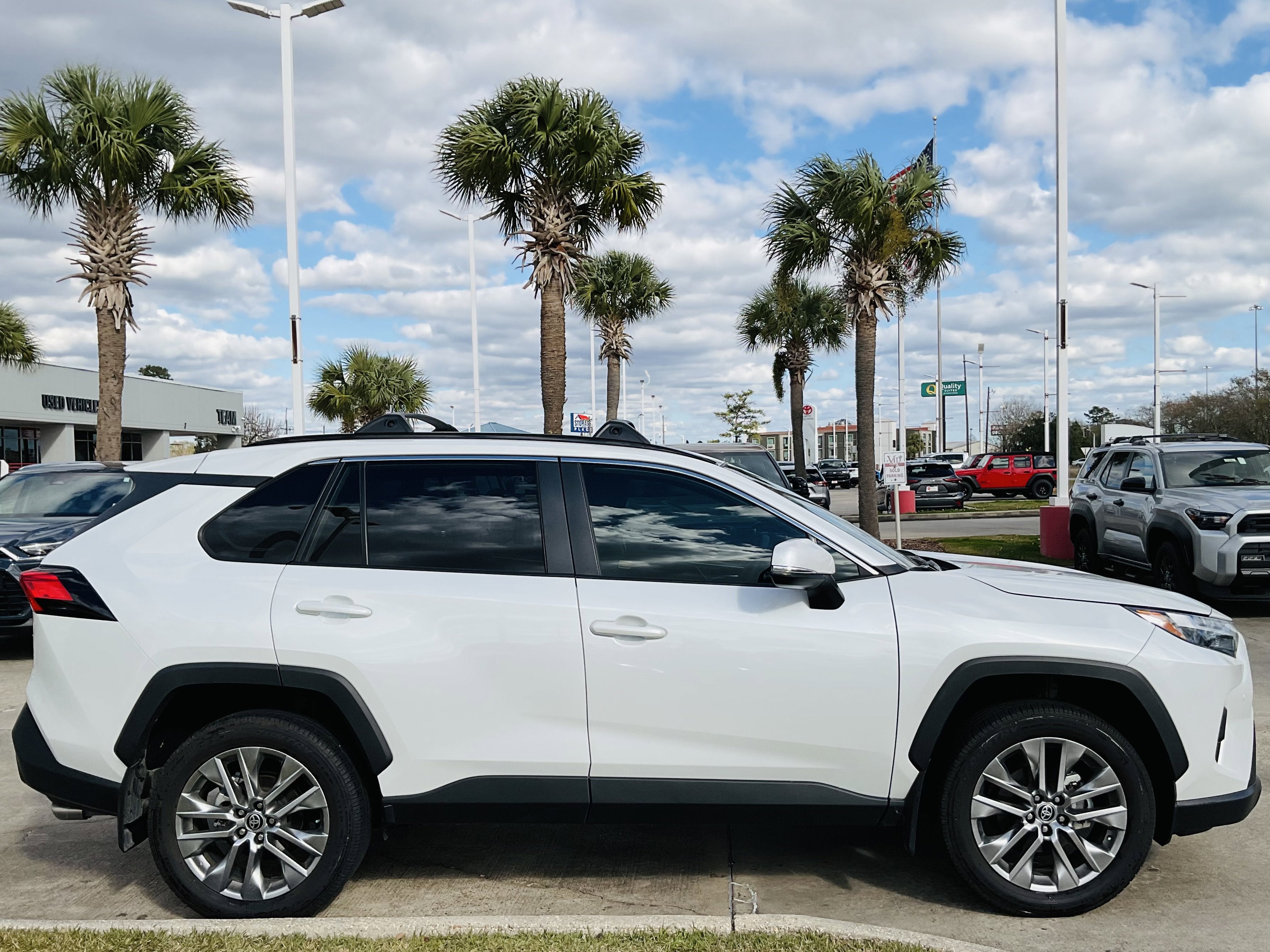 2025 Toyota RAV4 XLE Premium