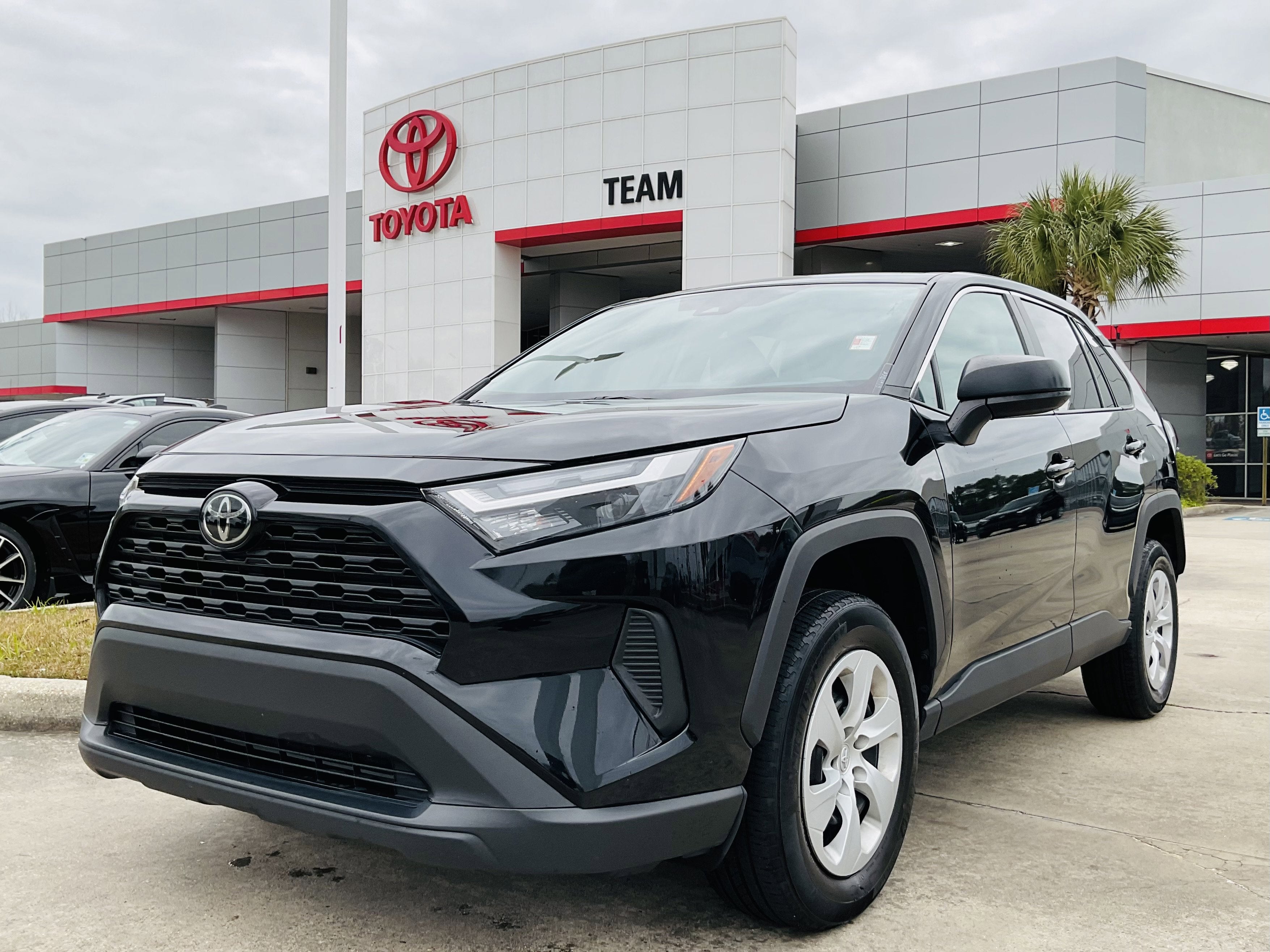 2024 Toyota RAV4 LE