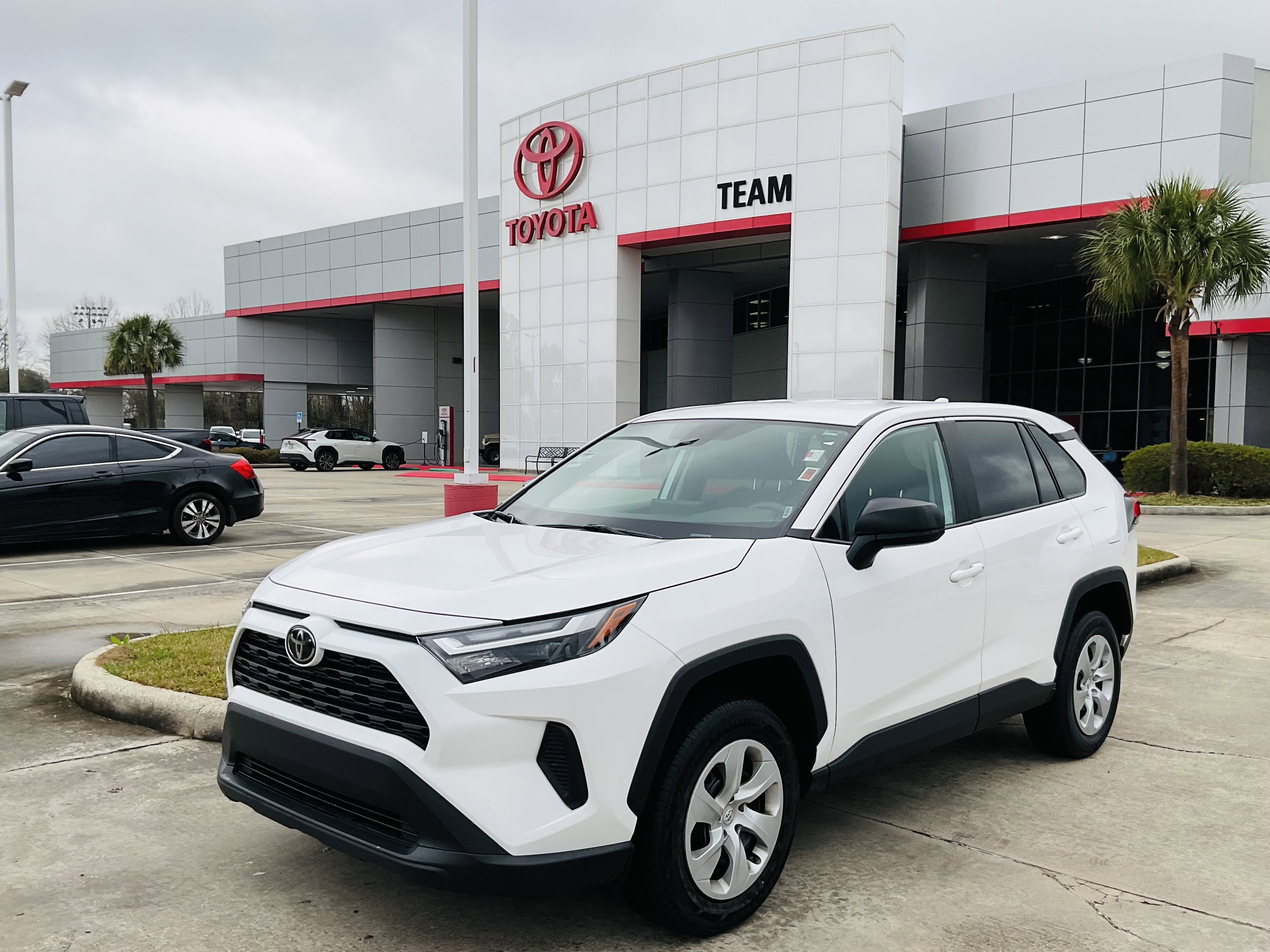 2025 Toyota RAV4 LE