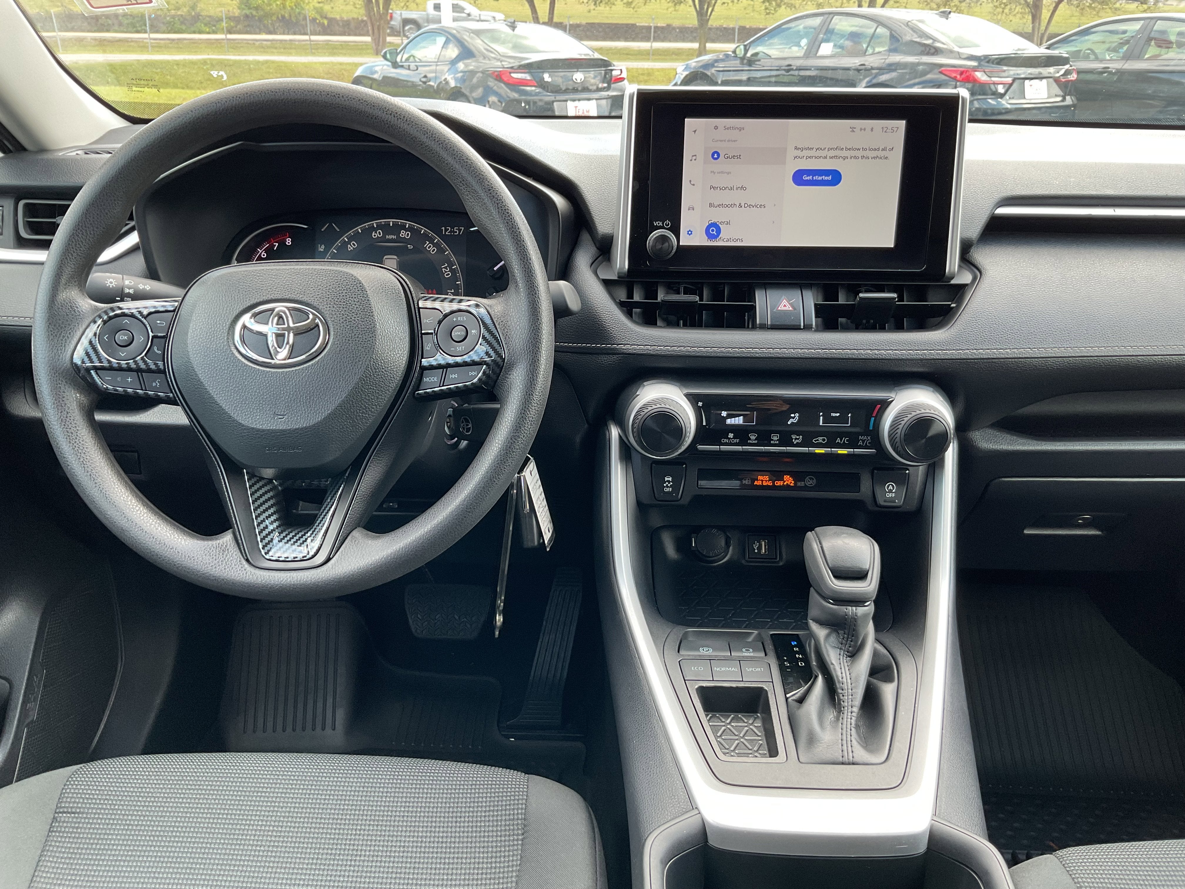 2025 Toyota RAV4 LE
