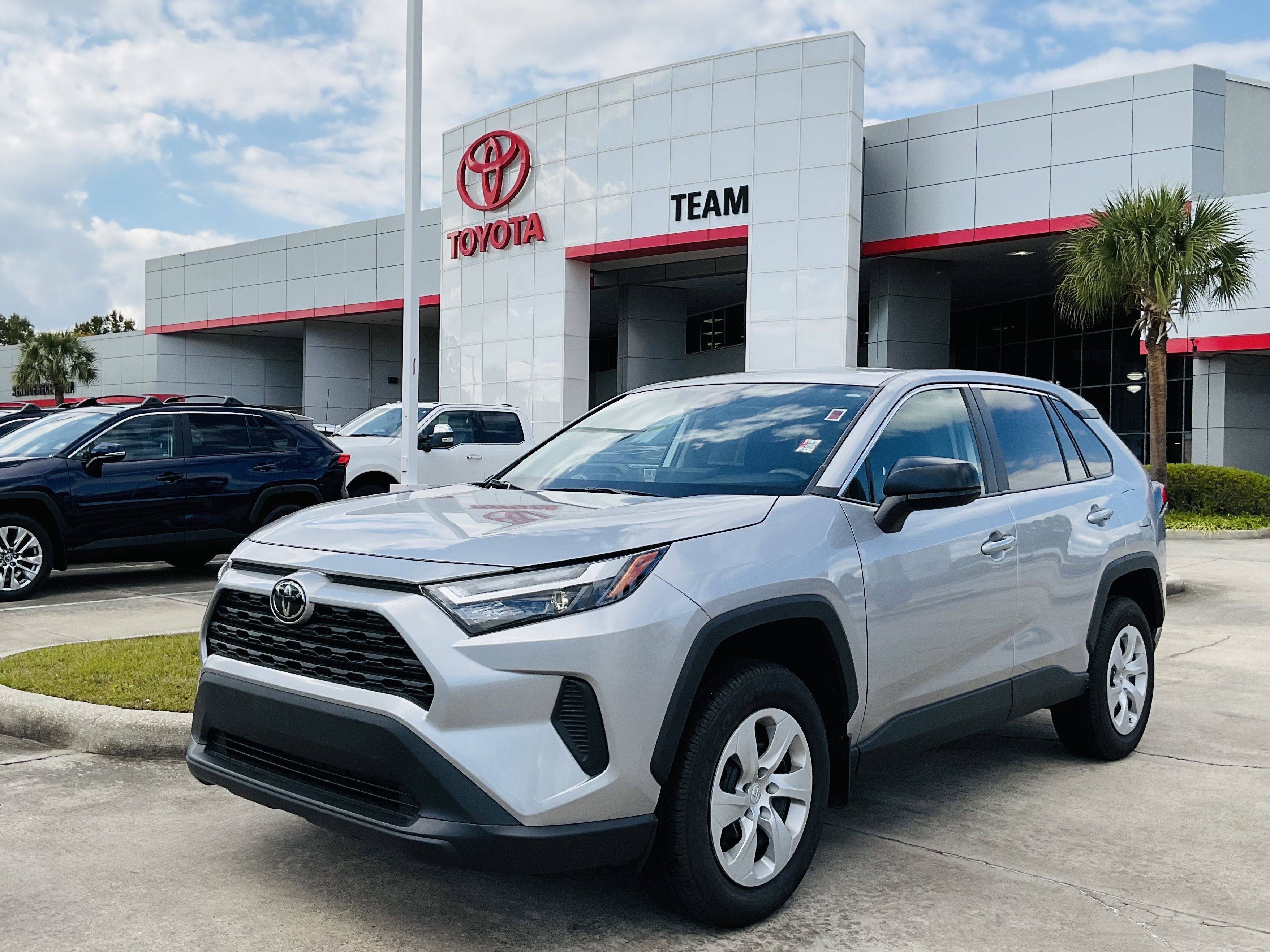 2025 Toyota RAV4 LE