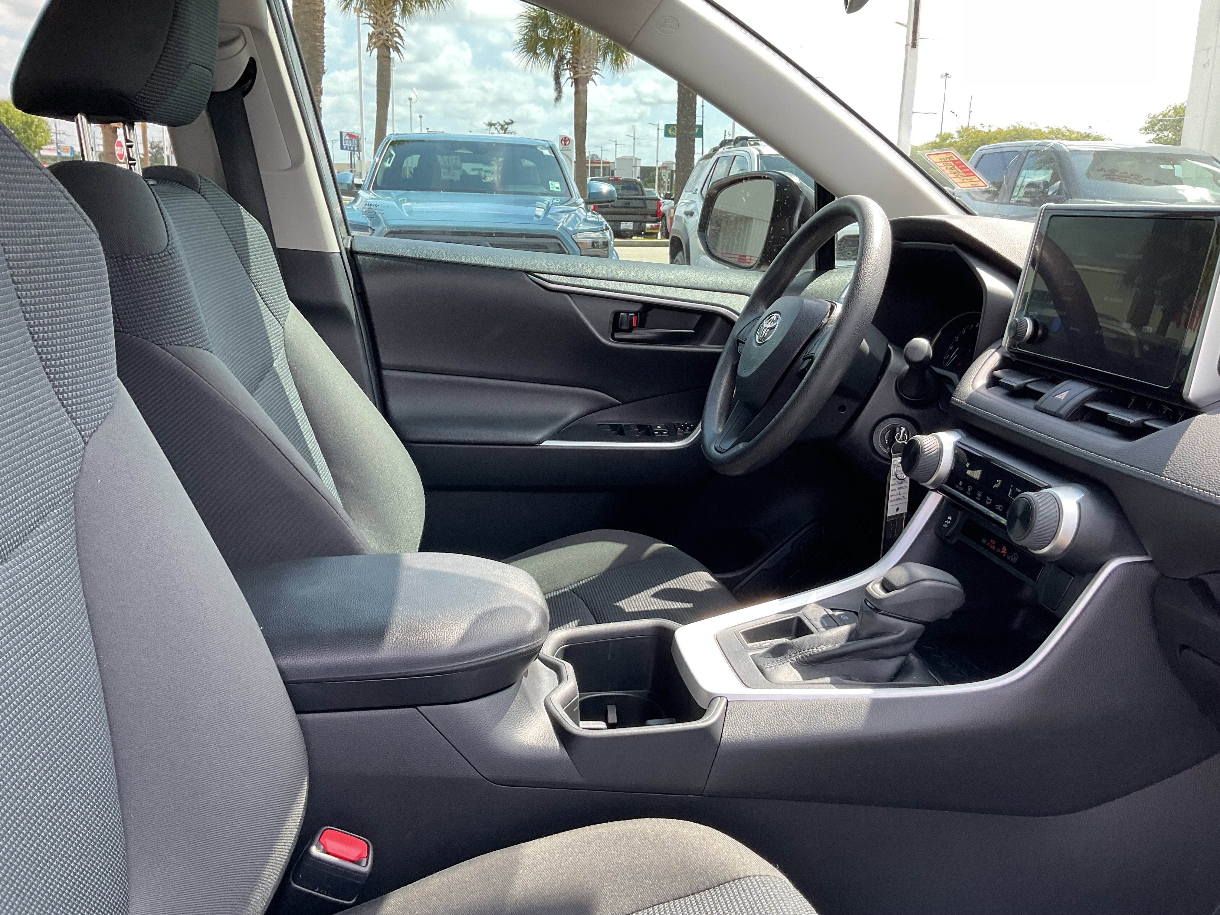 2023 Toyota RAV4 LE