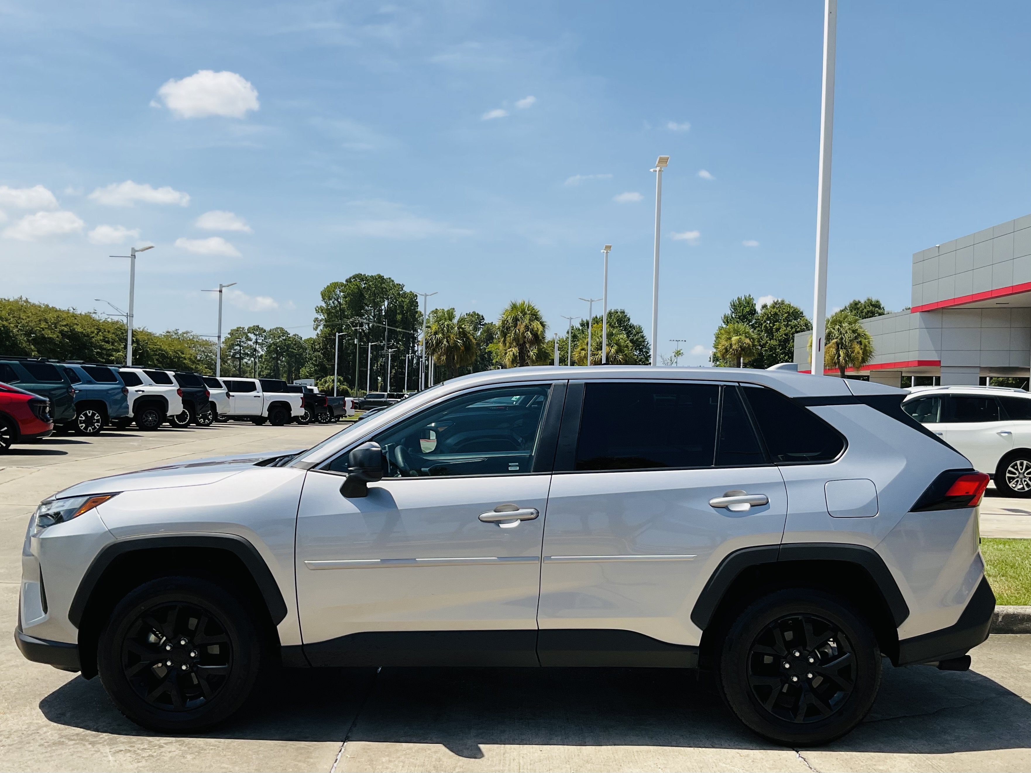 2025 Toyota RAV4 LE