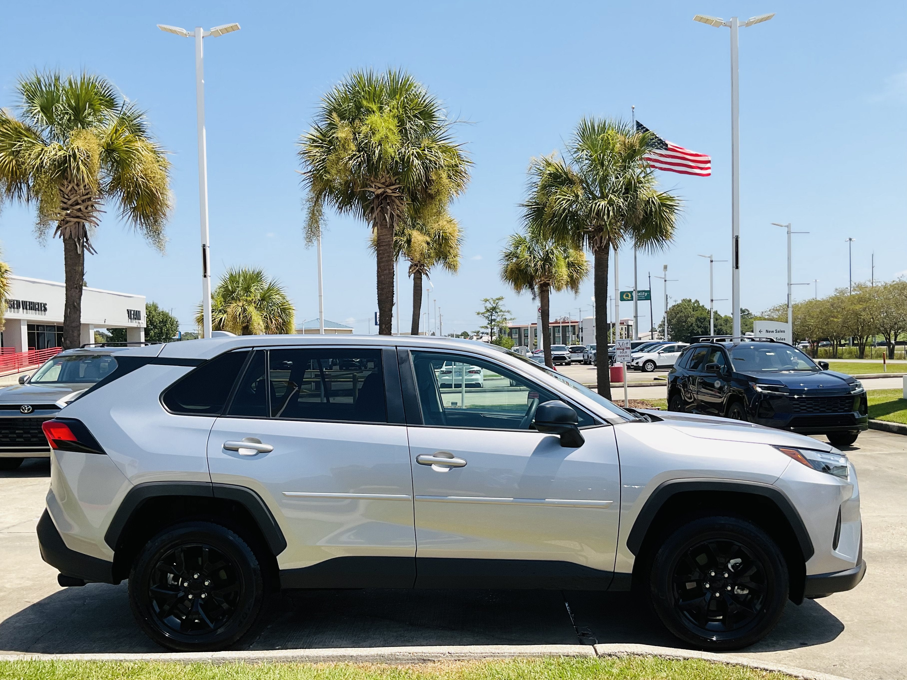 2025 Toyota RAV4 LE