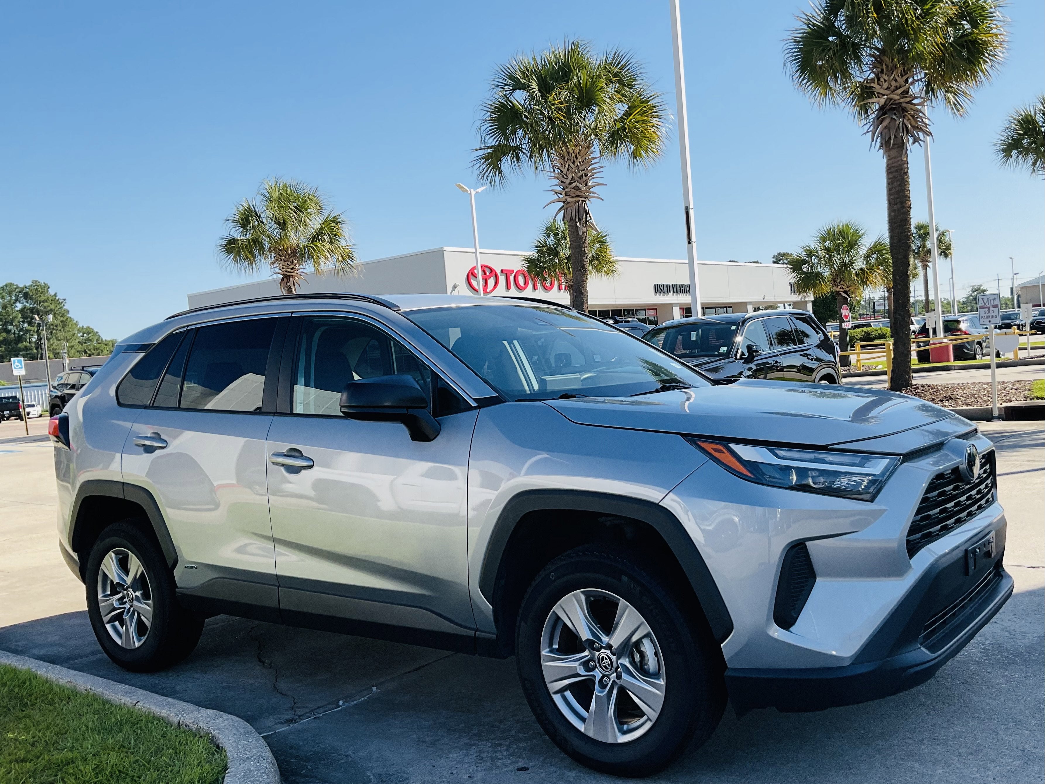 2025 Toyota RAV4 HYBRID Hybrid LE