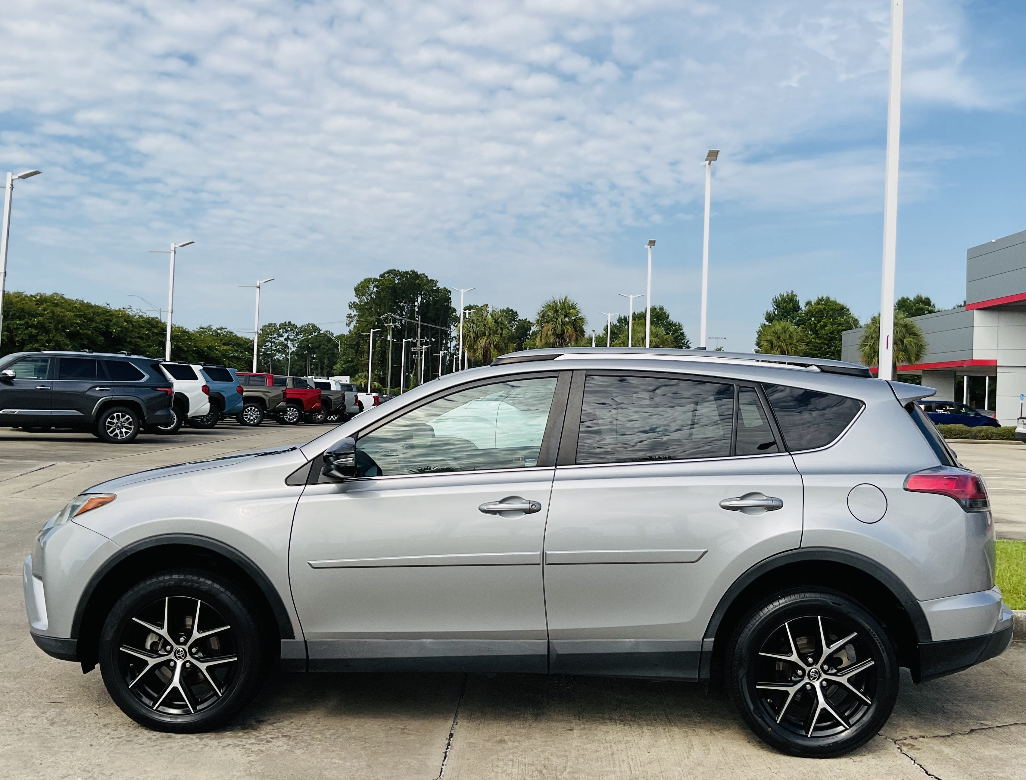 2018 Toyota RAV4 SE