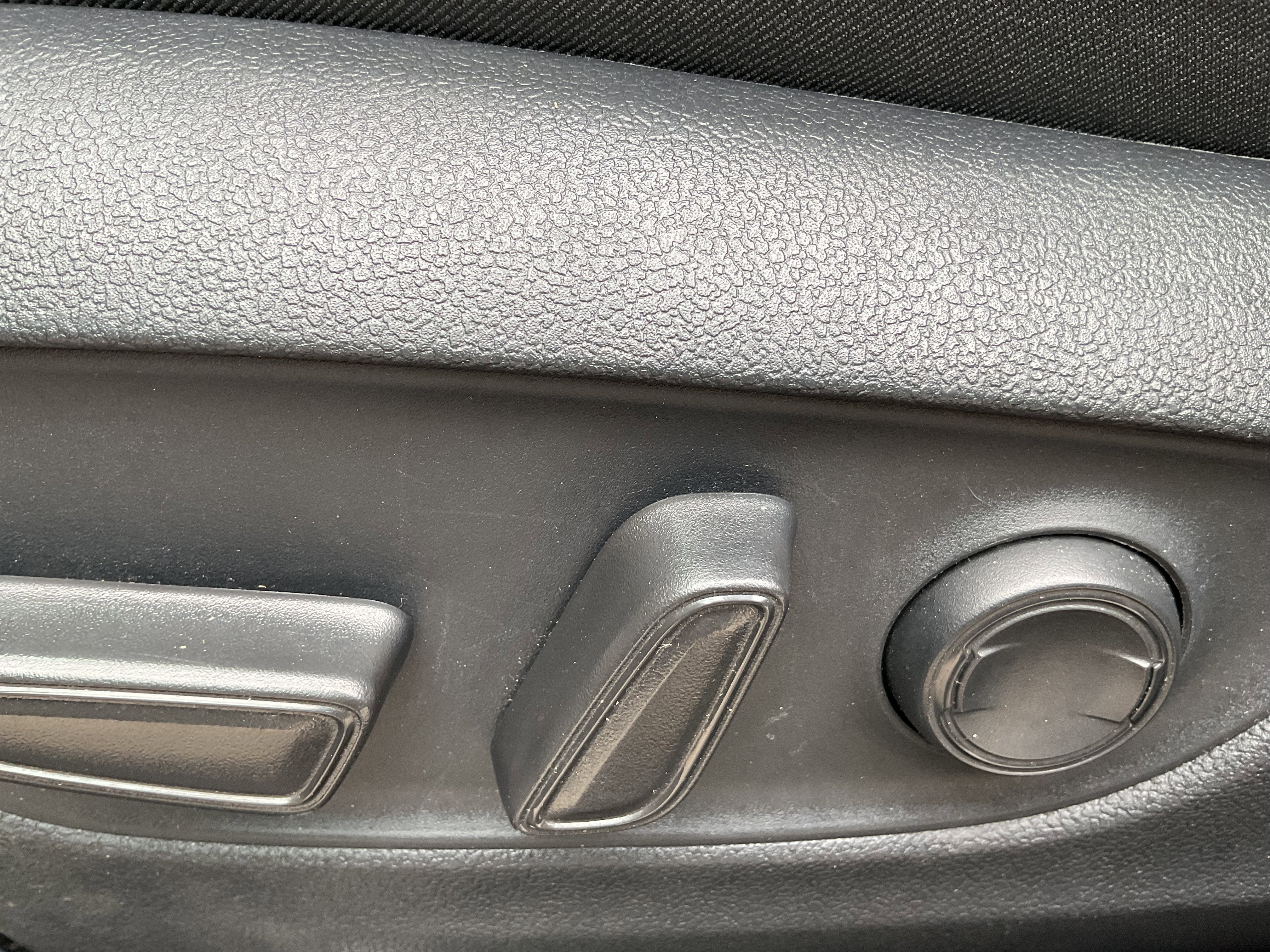 2025 Toyota RAV4 HYBRID Hybrid XLE