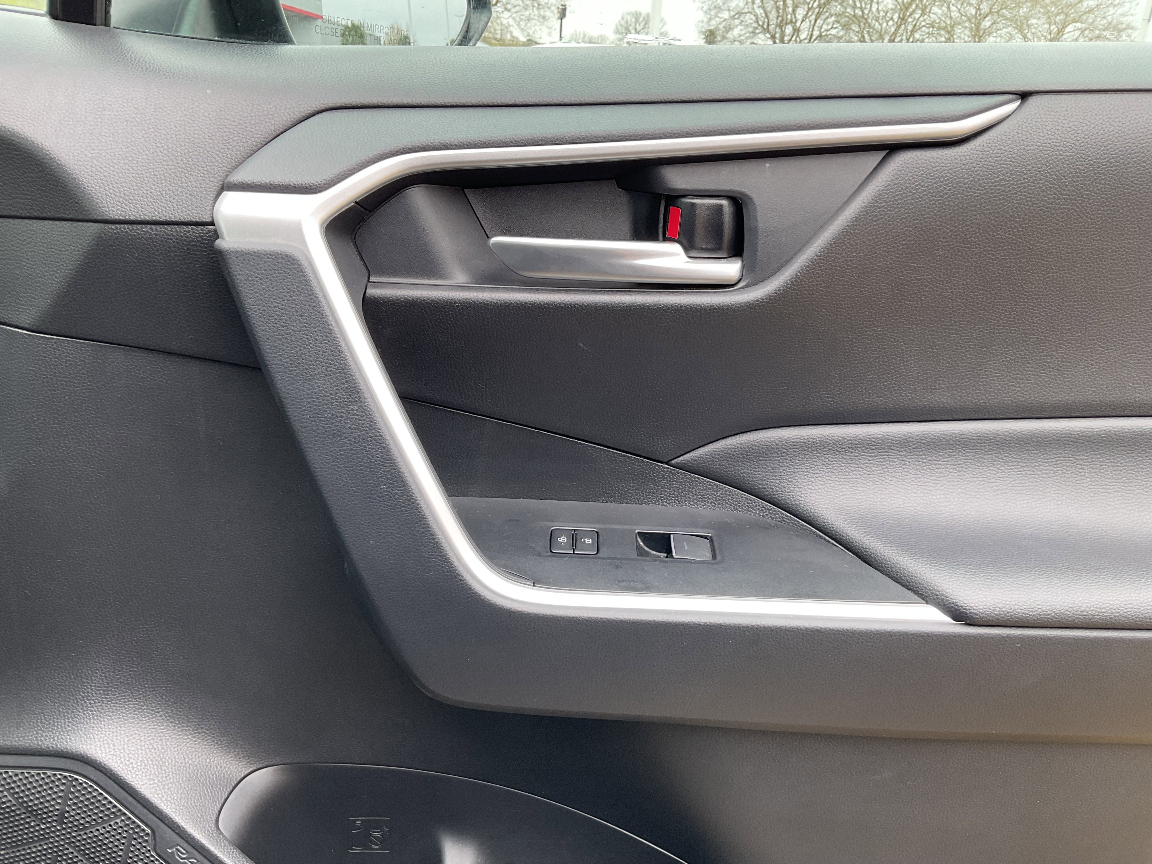 2025 Toyota RAV4 HYBRID Hybrid XLE