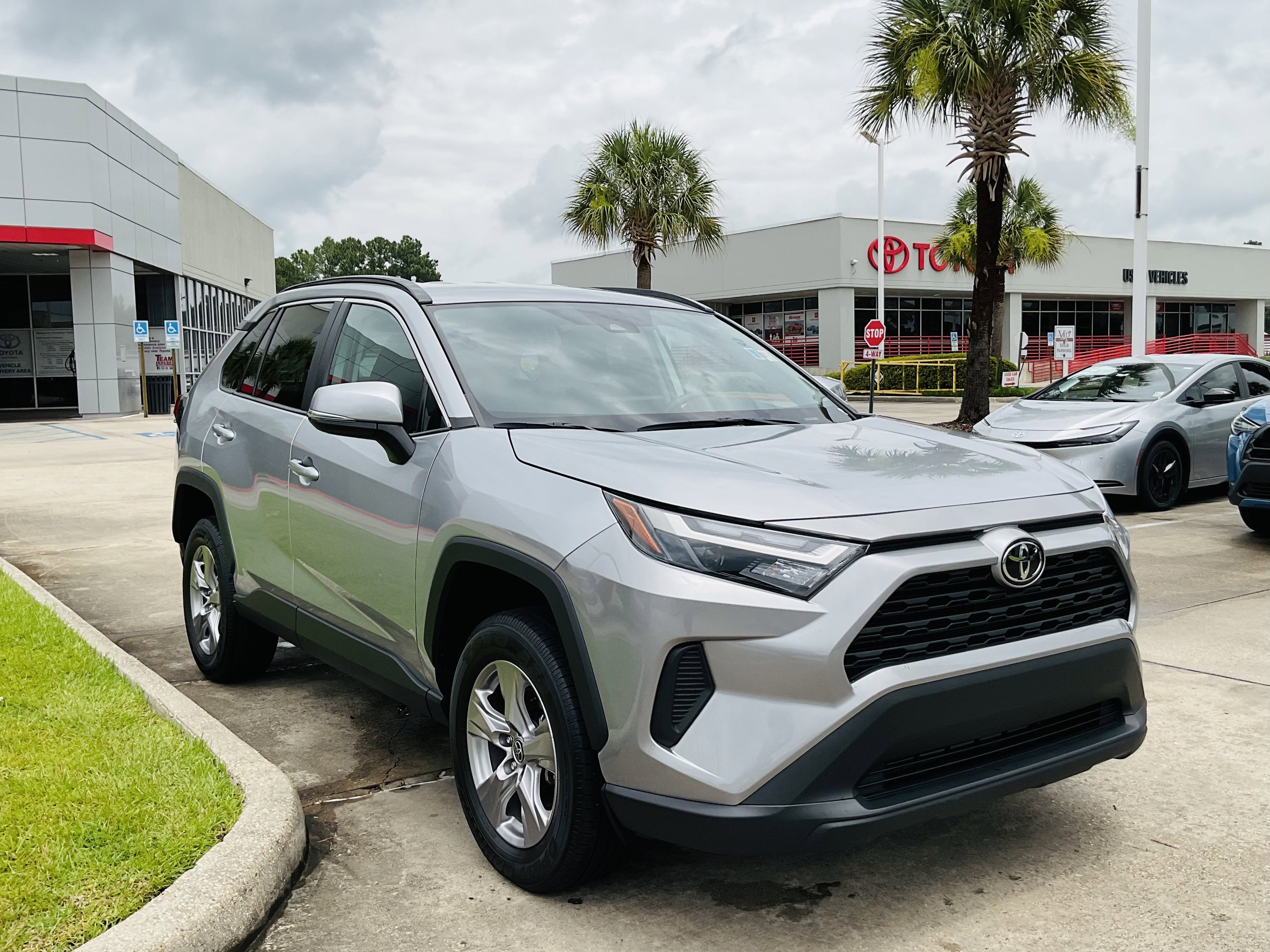 2025 Toyota RAV4 XLE