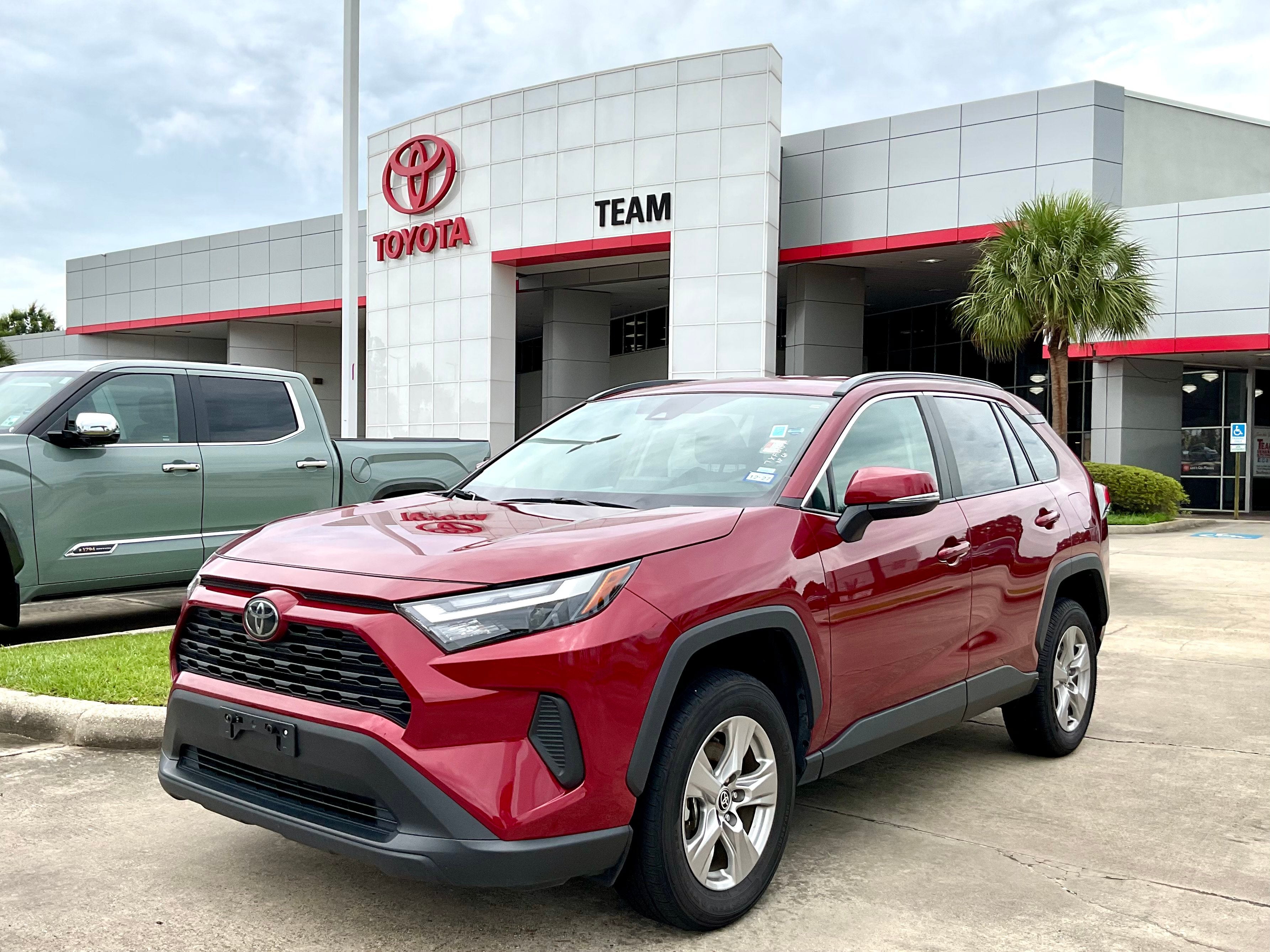 2025 Toyota RAV4 XLE