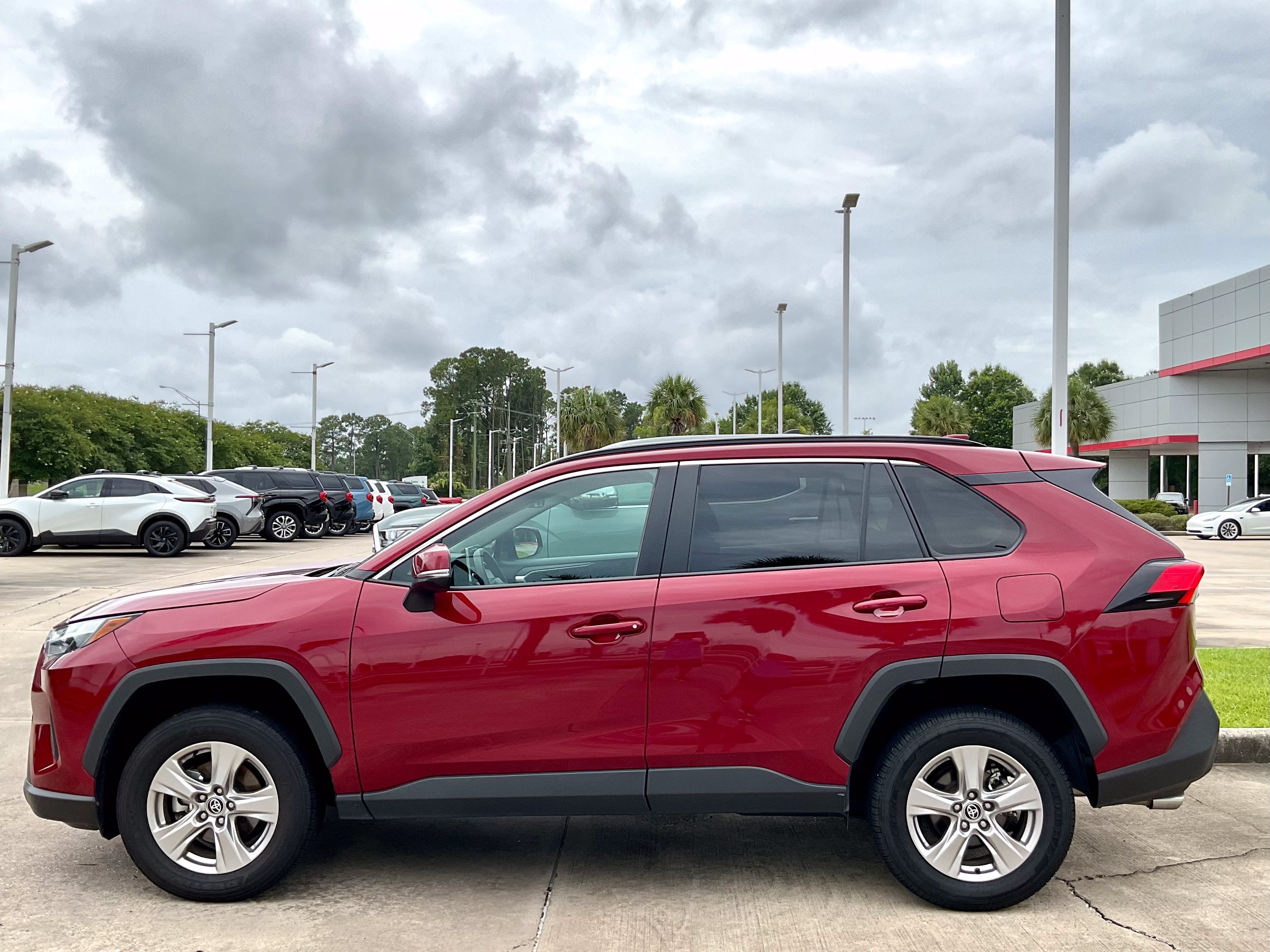 2025 Toyota RAV4 XLE