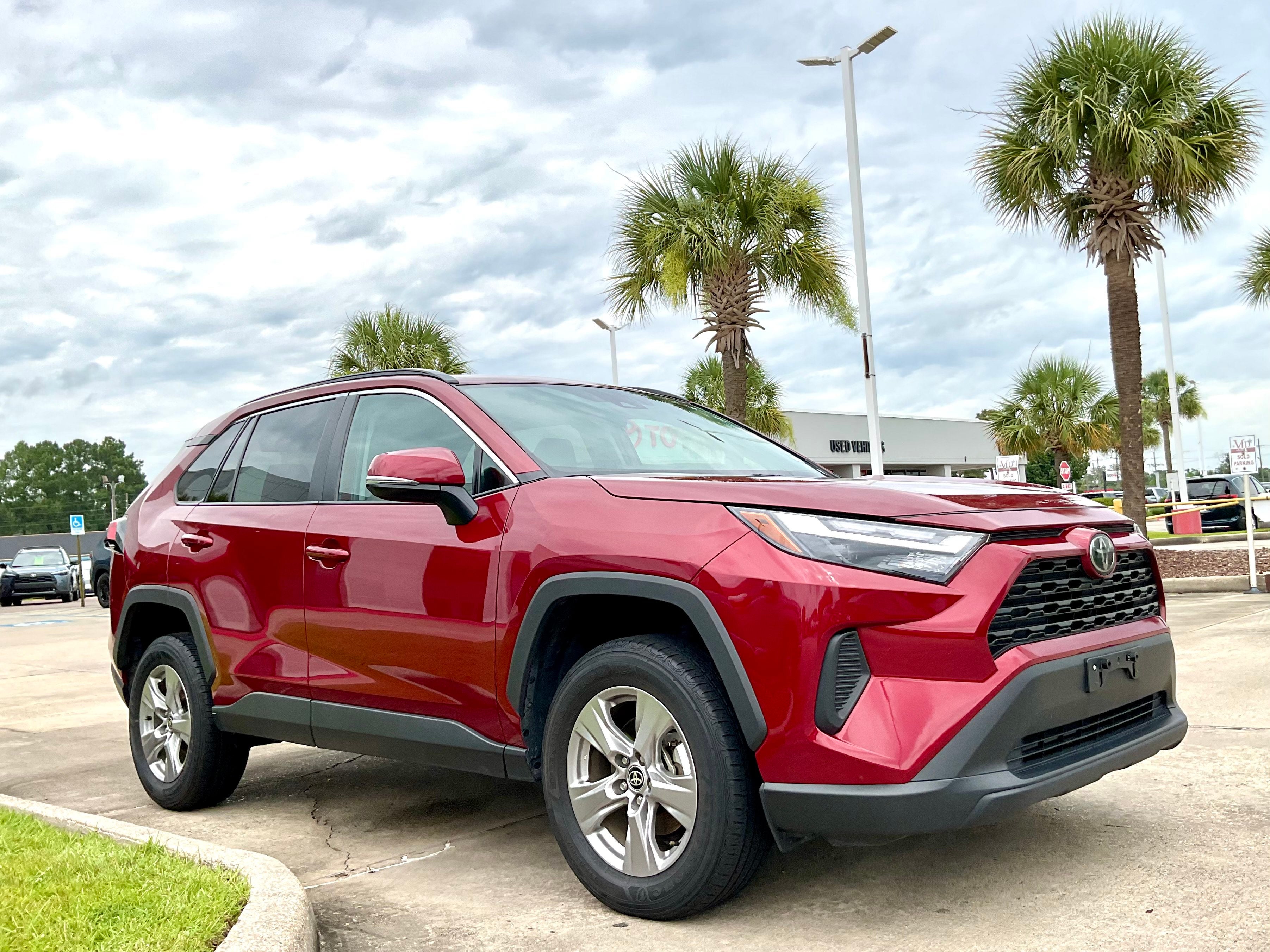 2025 Toyota RAV4 XLE