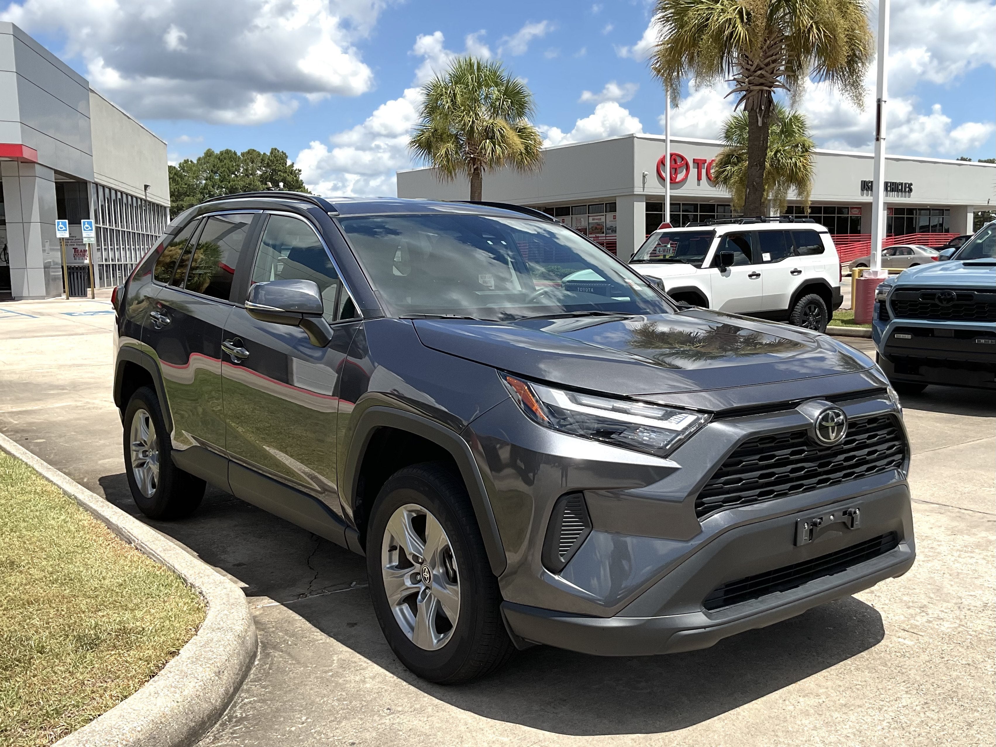 2025 Toyota RAV4 XLE