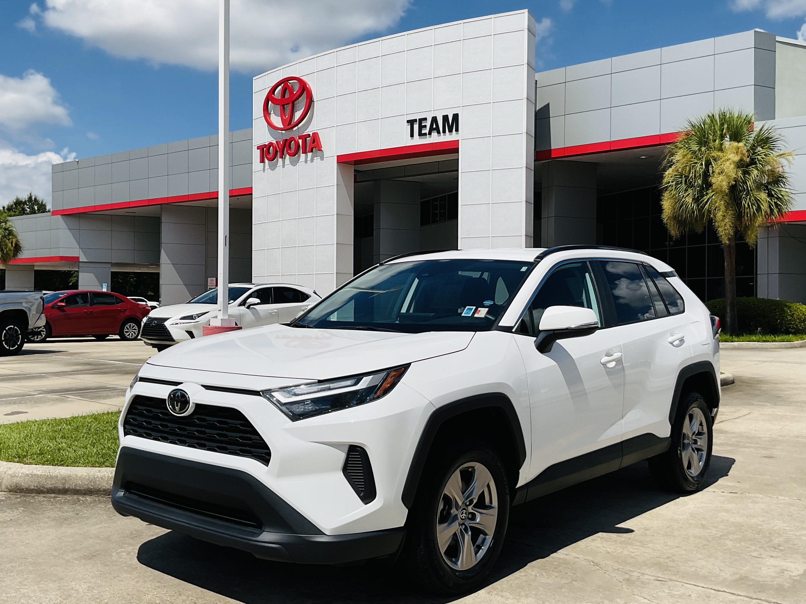 2024 Toyota RAV4 XLE