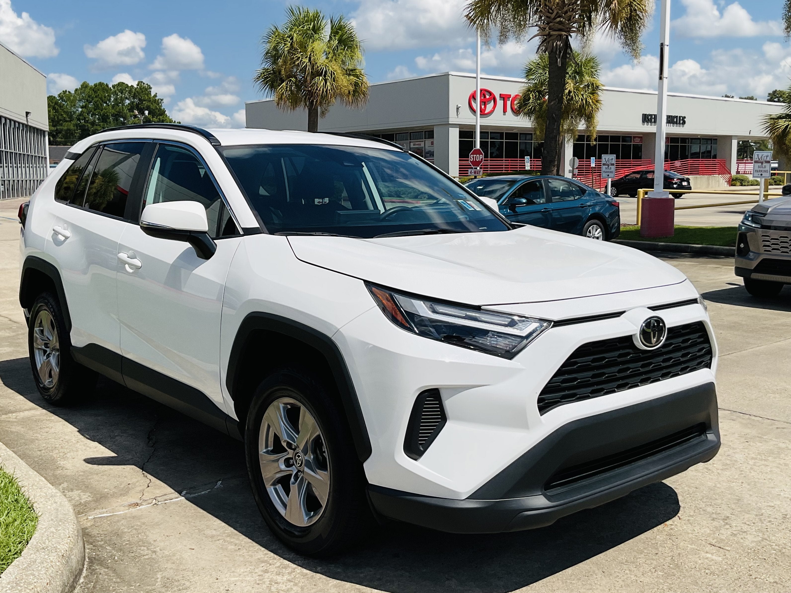 2024 Toyota RAV4 XLE