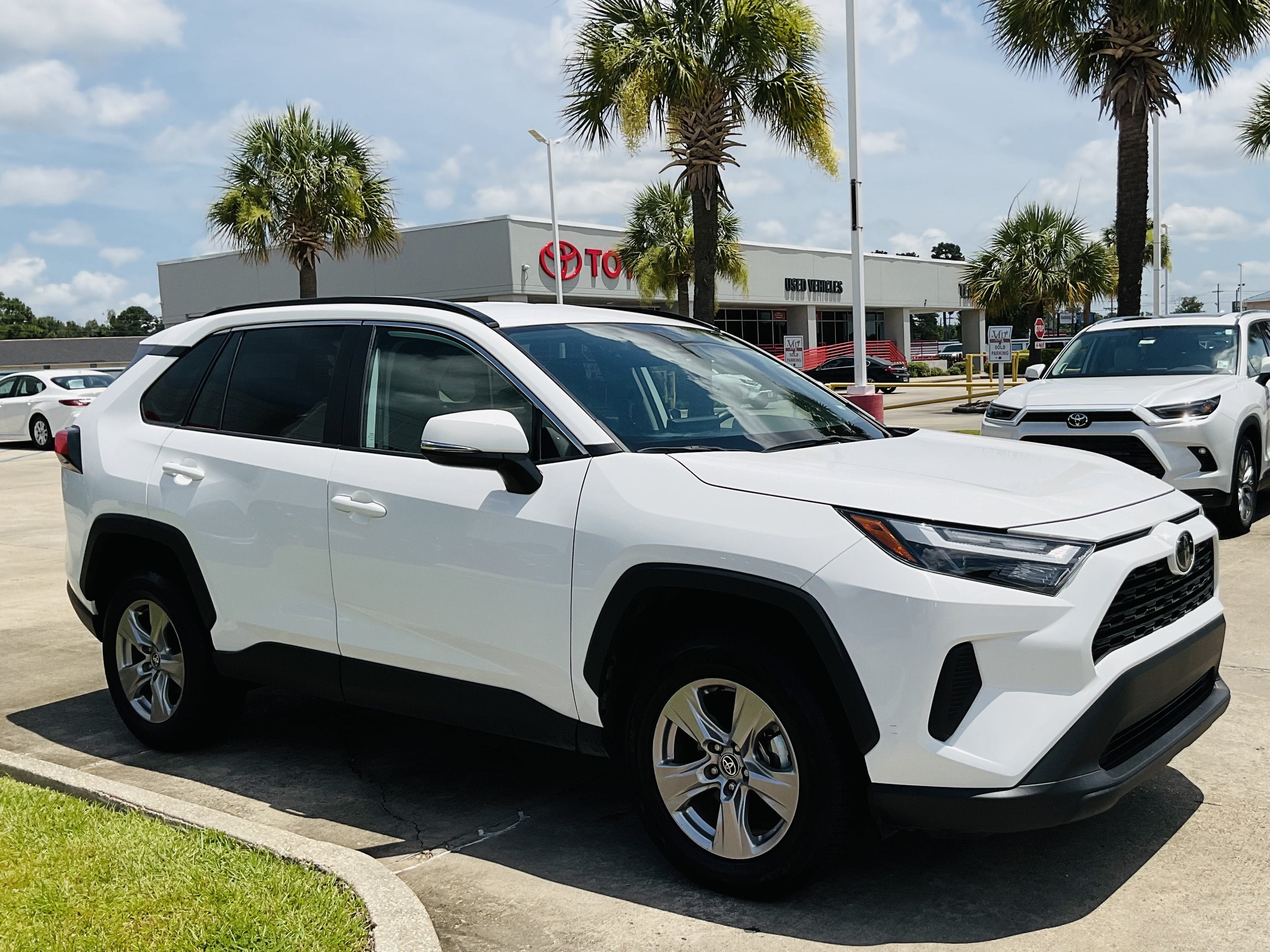 2025 Toyota RAV4 XLE