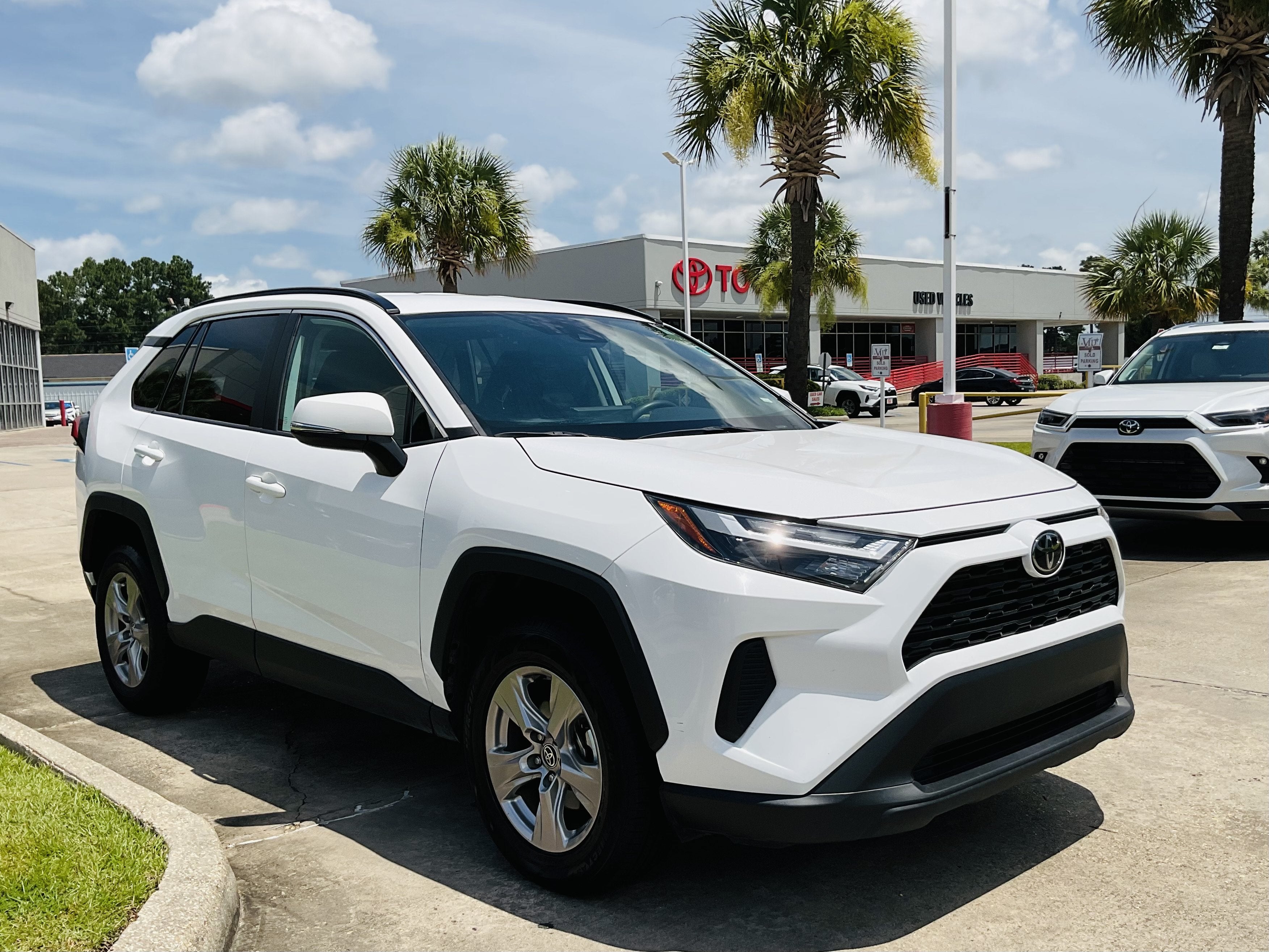 2025 Toyota RAV4 XLE