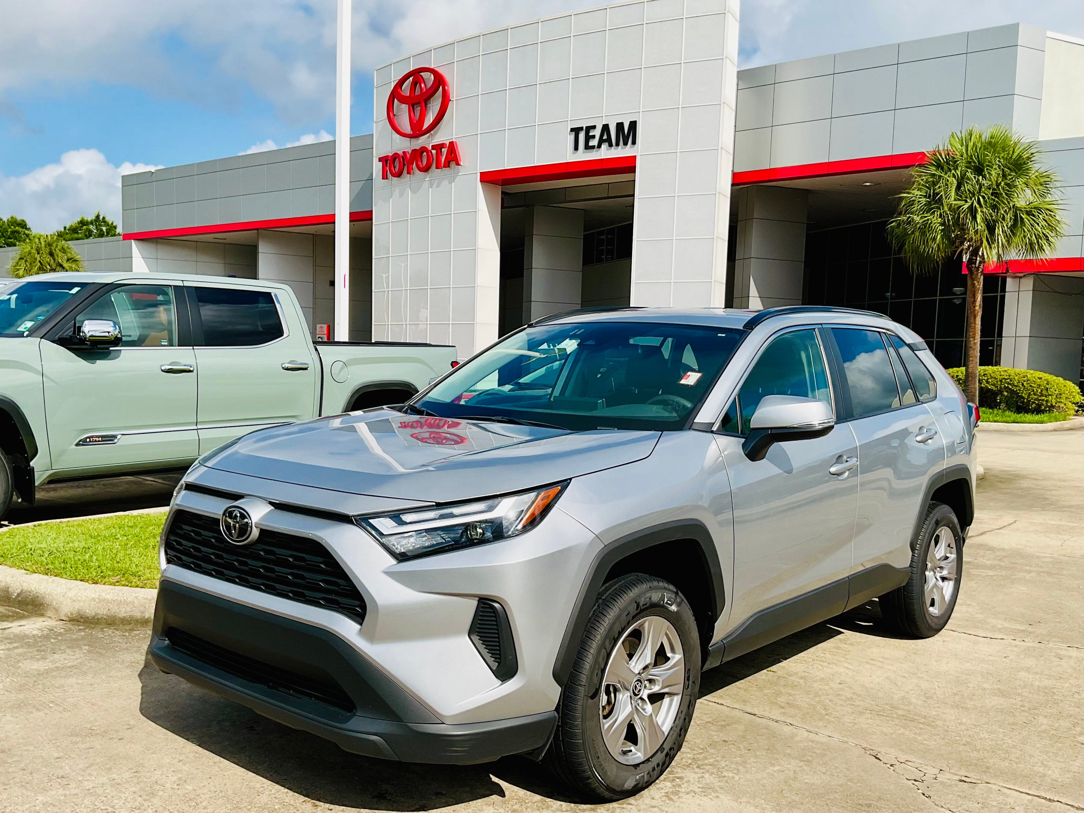 2025 Toyota RAV4 XLE