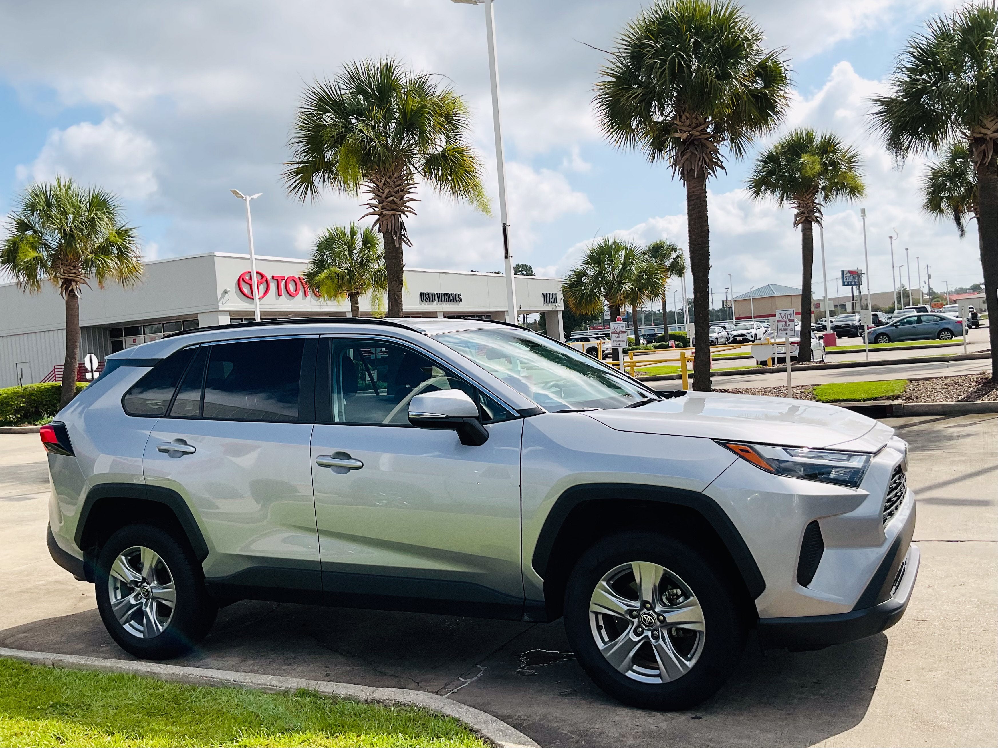 2025 Toyota RAV4 XLE